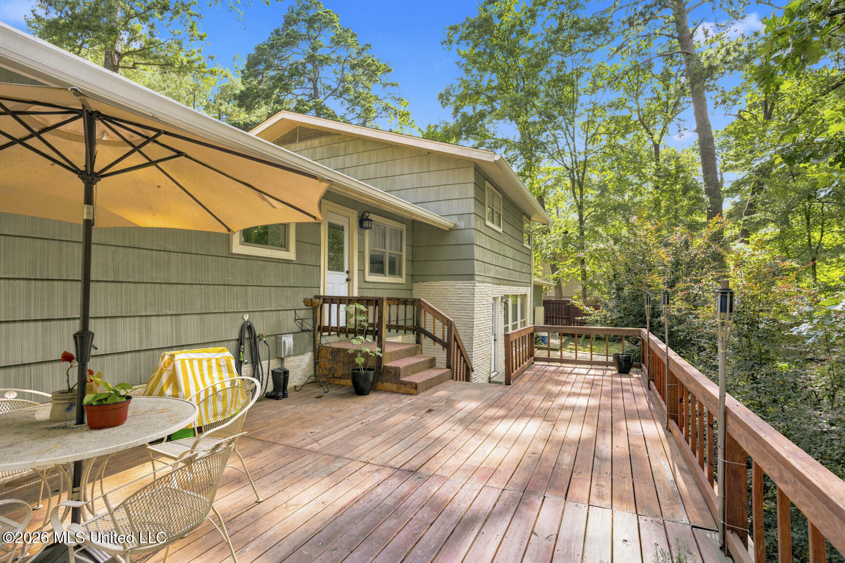 1806 Hillview Drive Property Photo 33