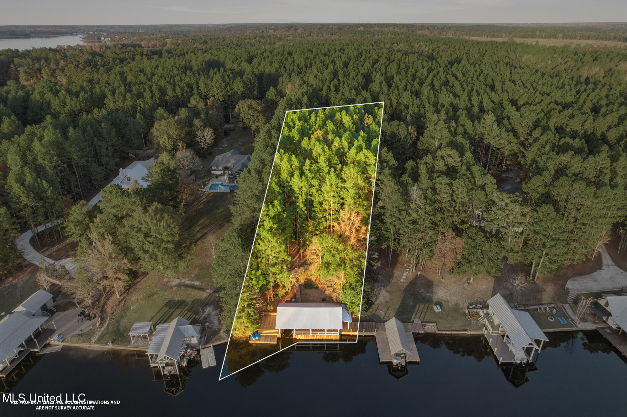15 Lakeridge Point Property Photo 2