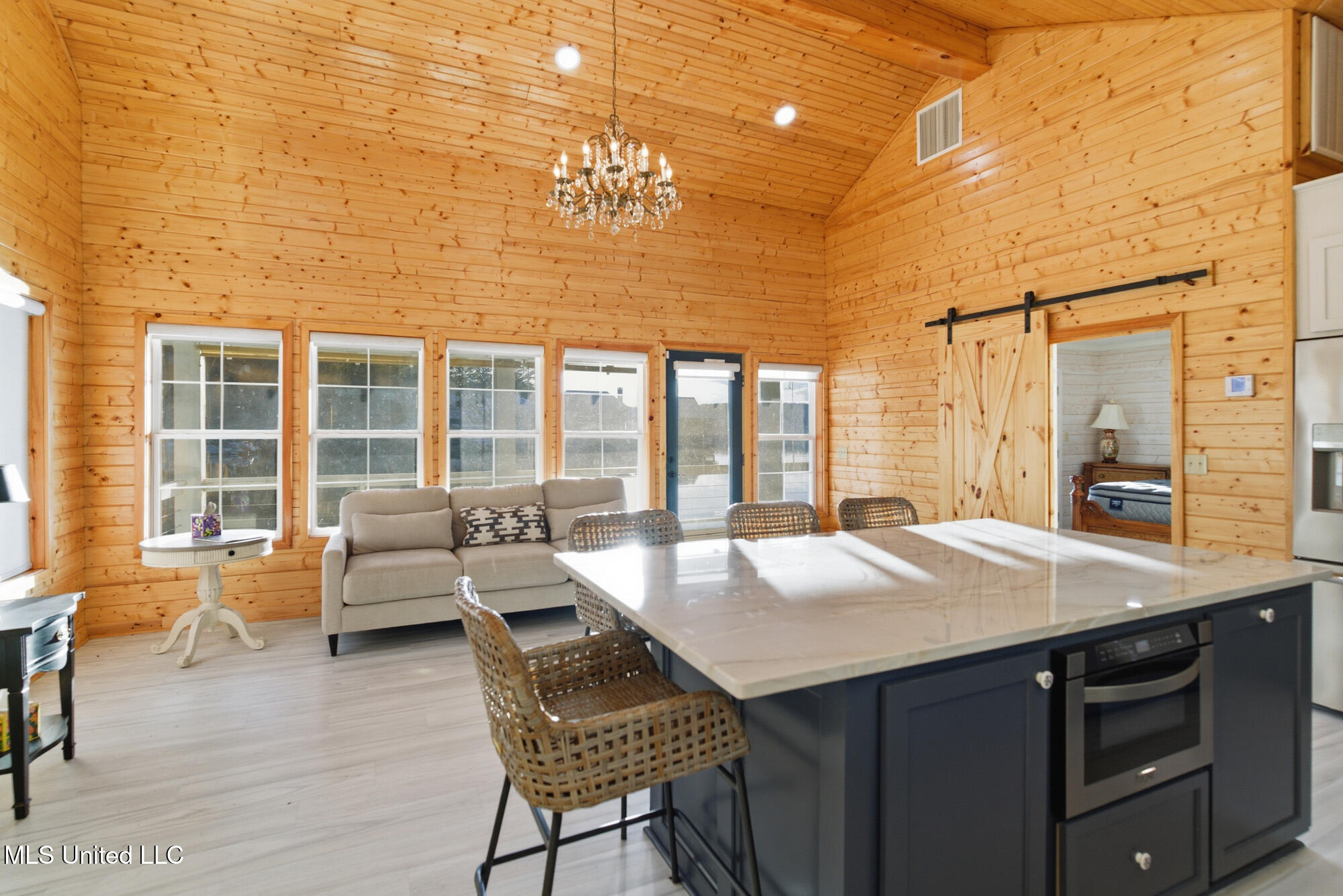15 Lakeridge Point Property Photo 6