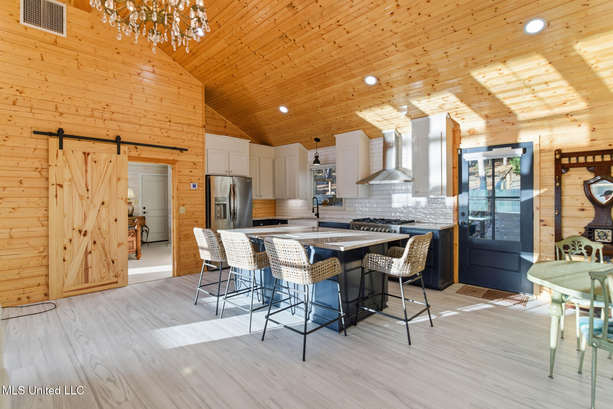 15 Lakeridge Point Property Photo 8