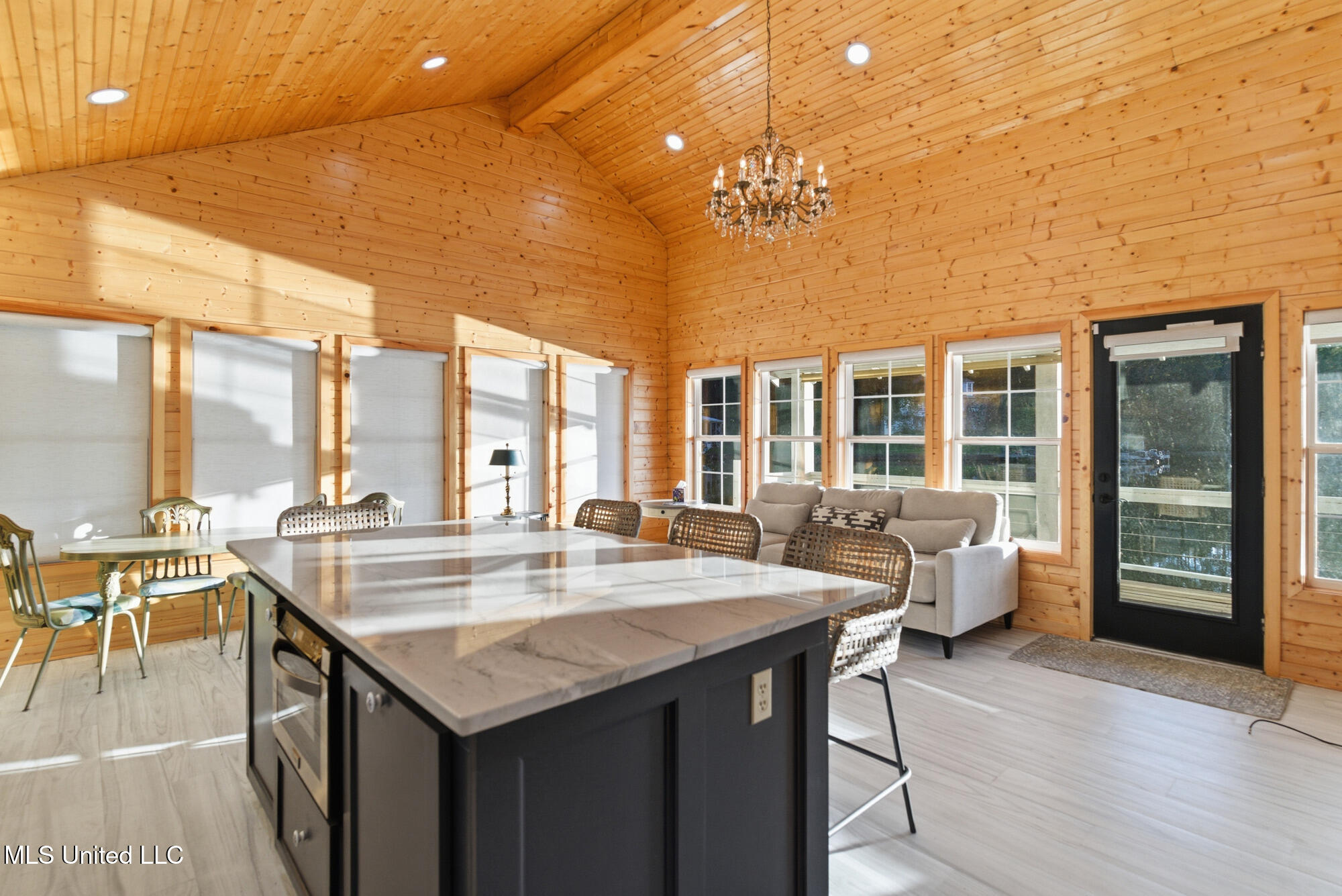 15 Lakeridge Point Property Photo 11