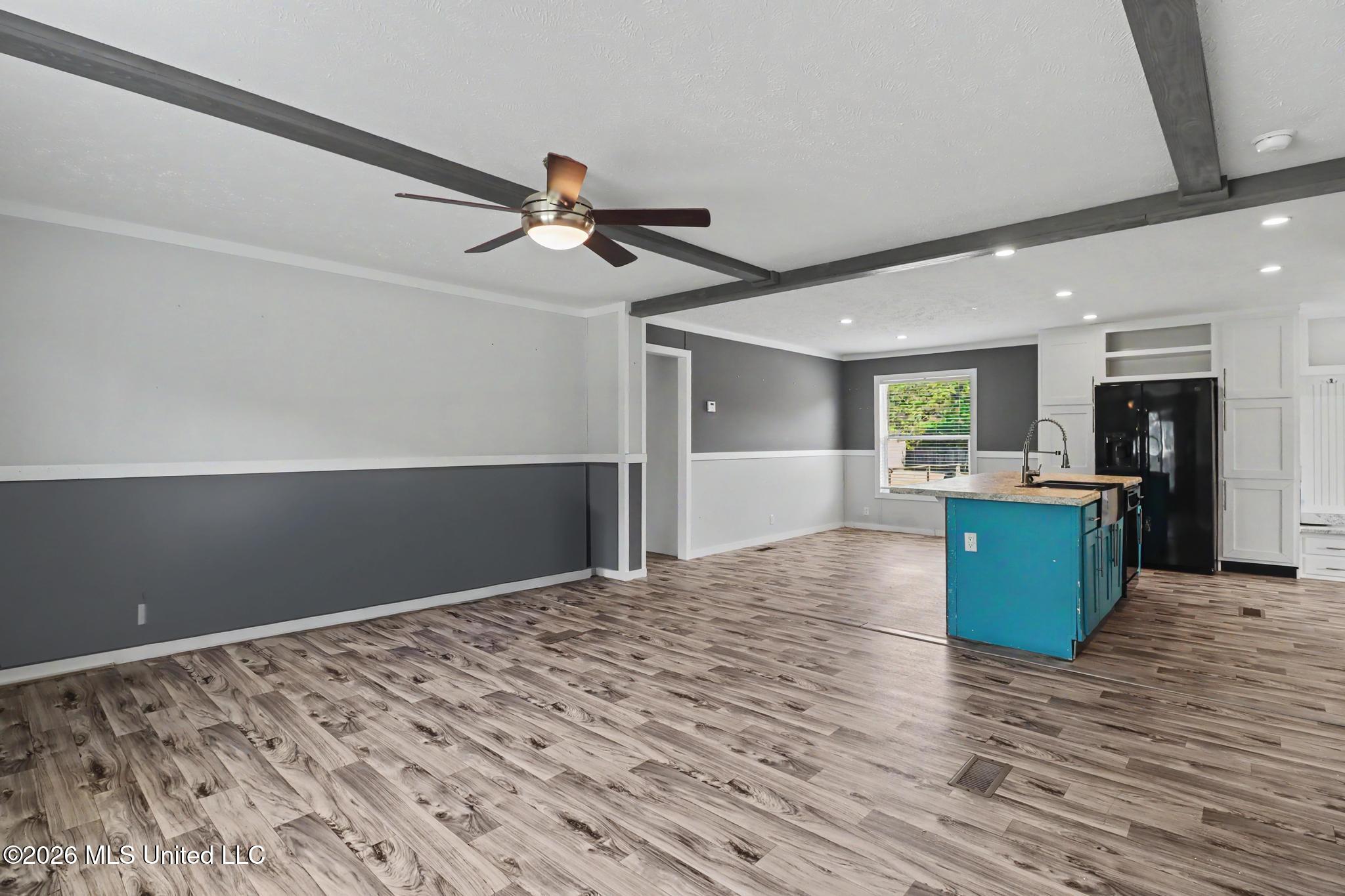 10011 Seaman Road Property Photo 4