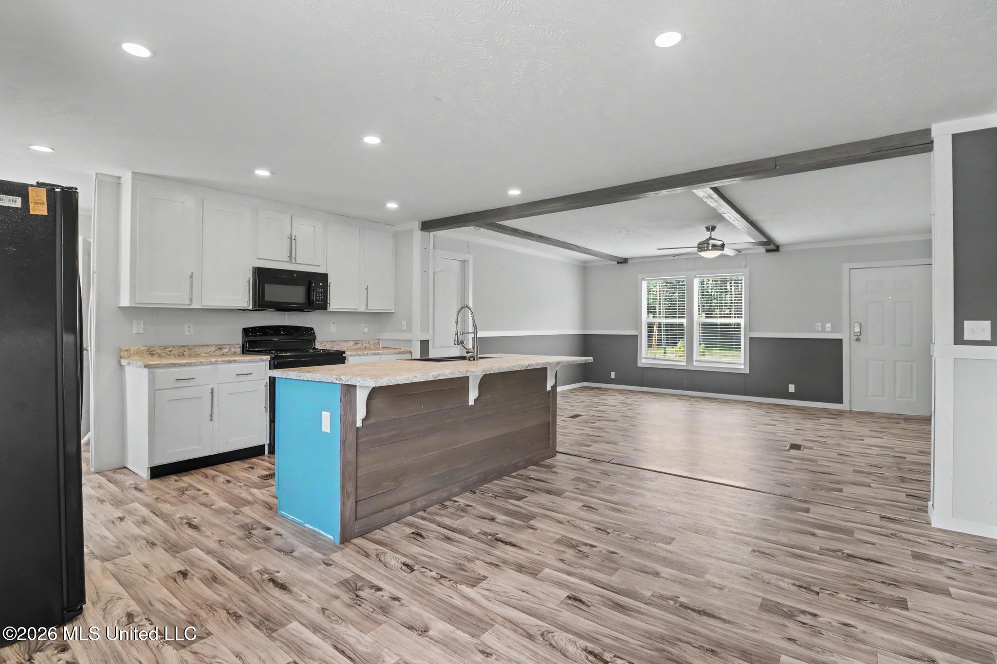10011 Seaman Road Property Photo 6