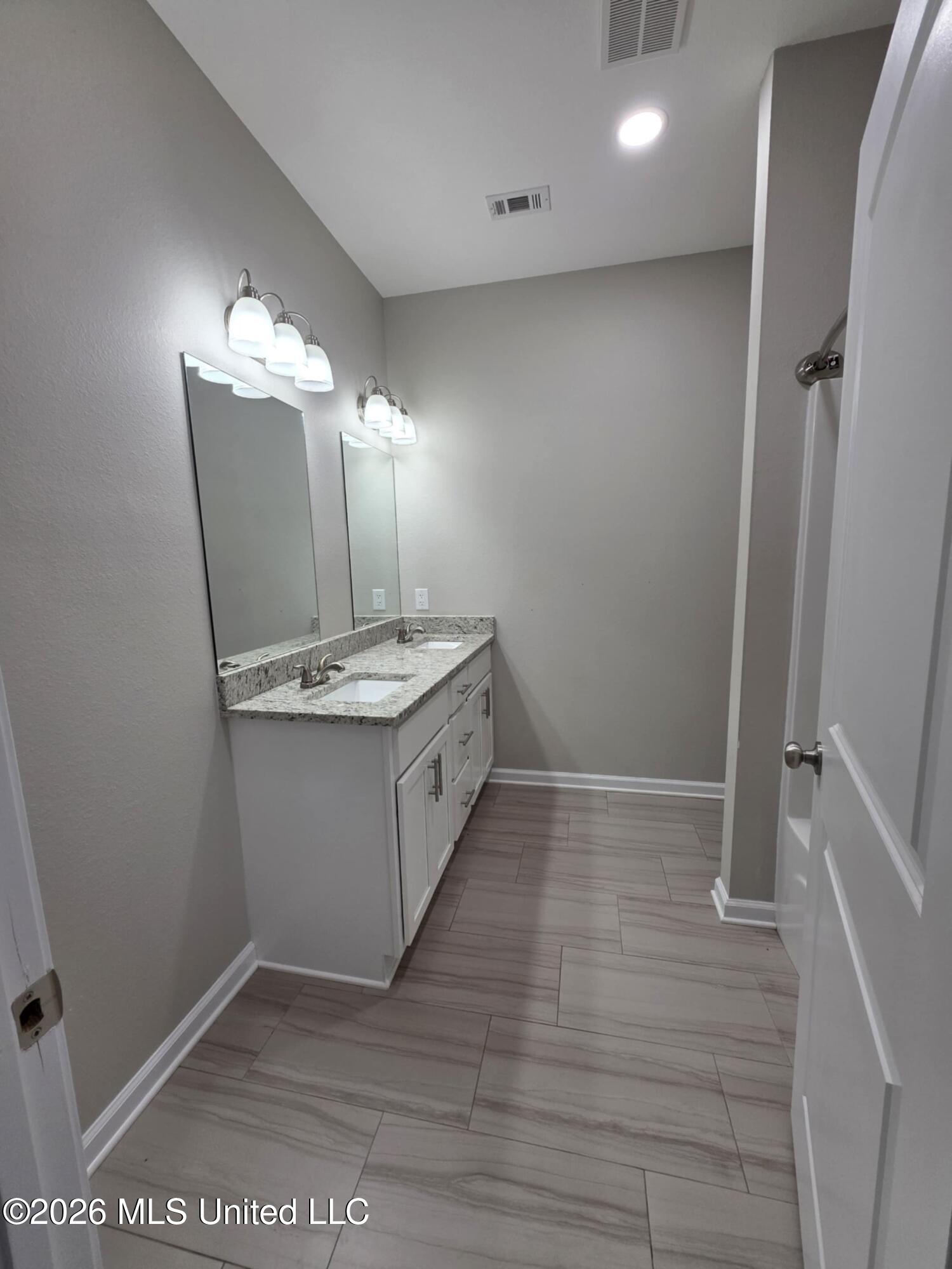 117 Ridge Lane Property Photo 3