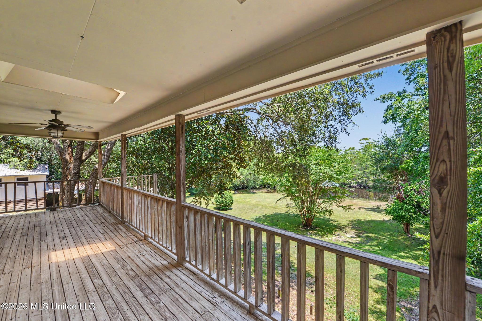 9813 Hidden Lake Road Property Photo 3