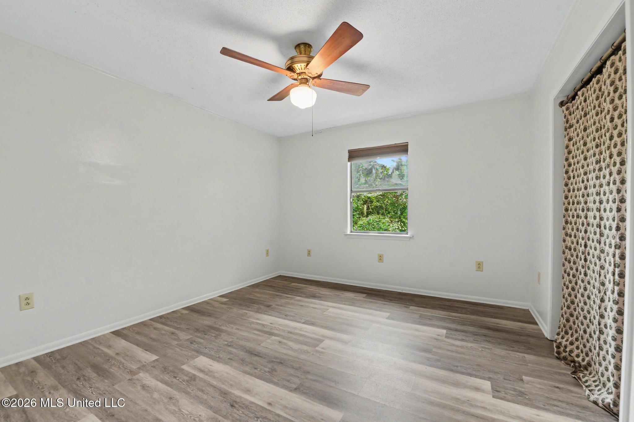 9813 Hidden Lake Road Property Photo 13
