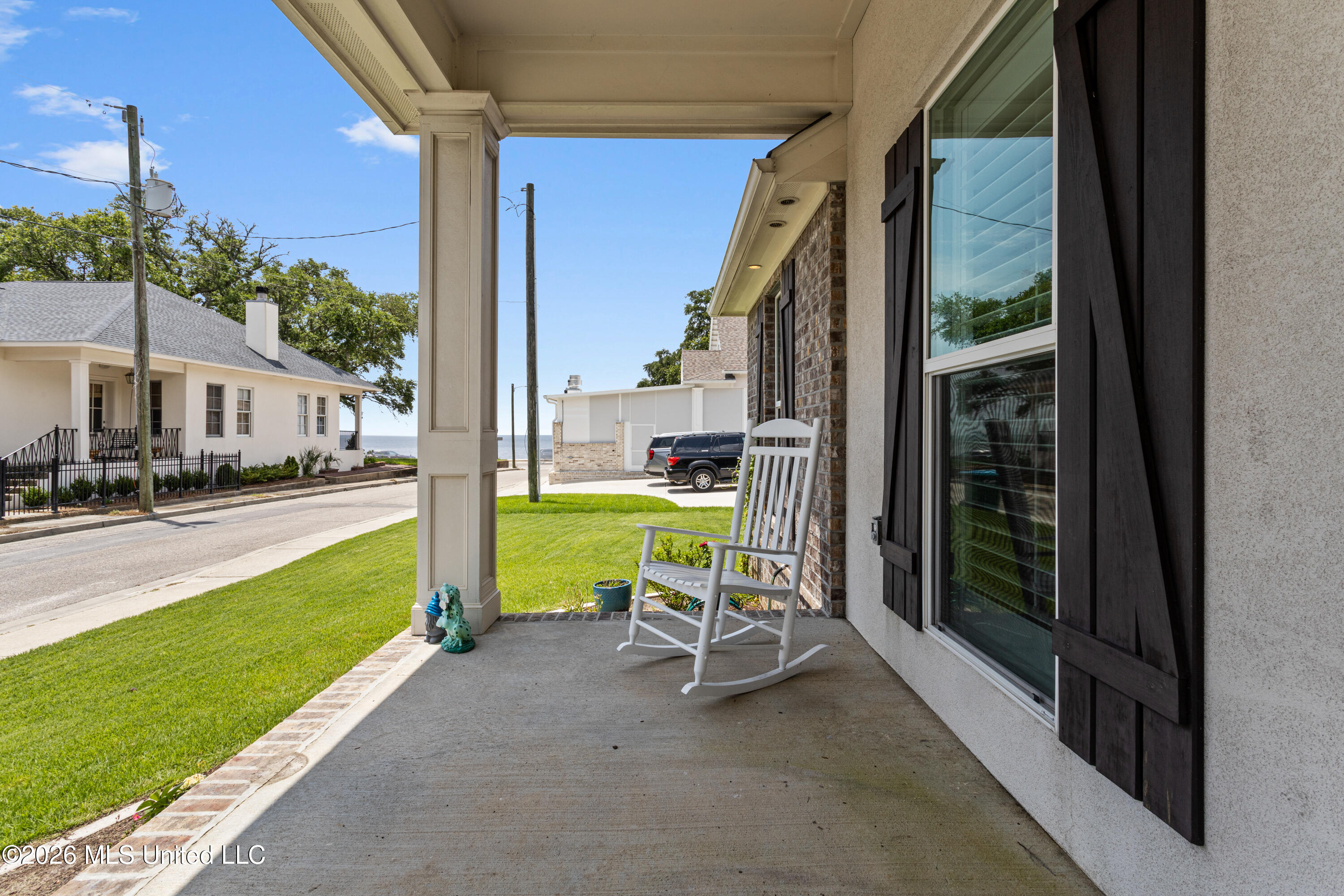 1515 Olive Avenue Property Photo 4