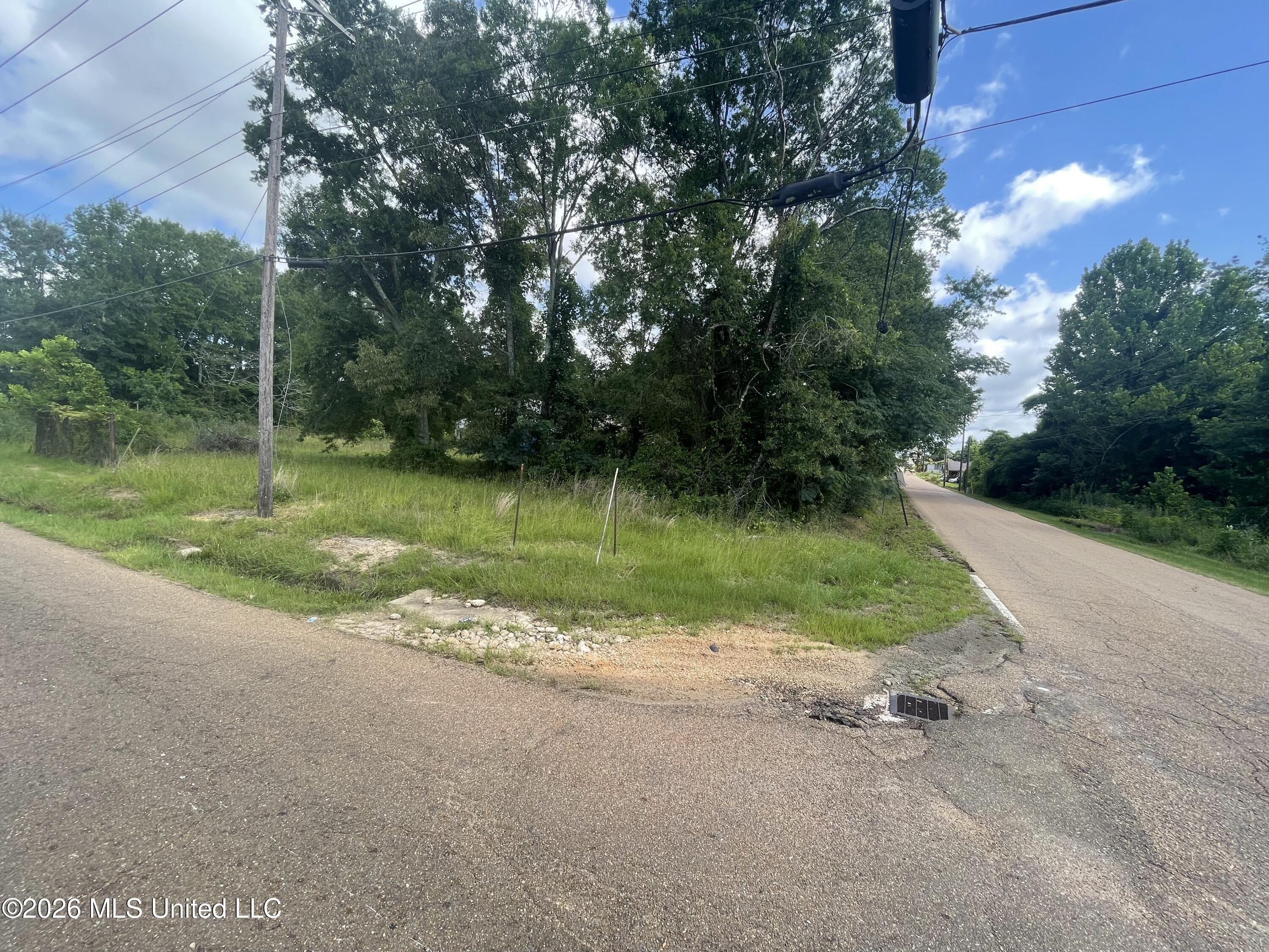206 E Enterprise Street Property Photo 1