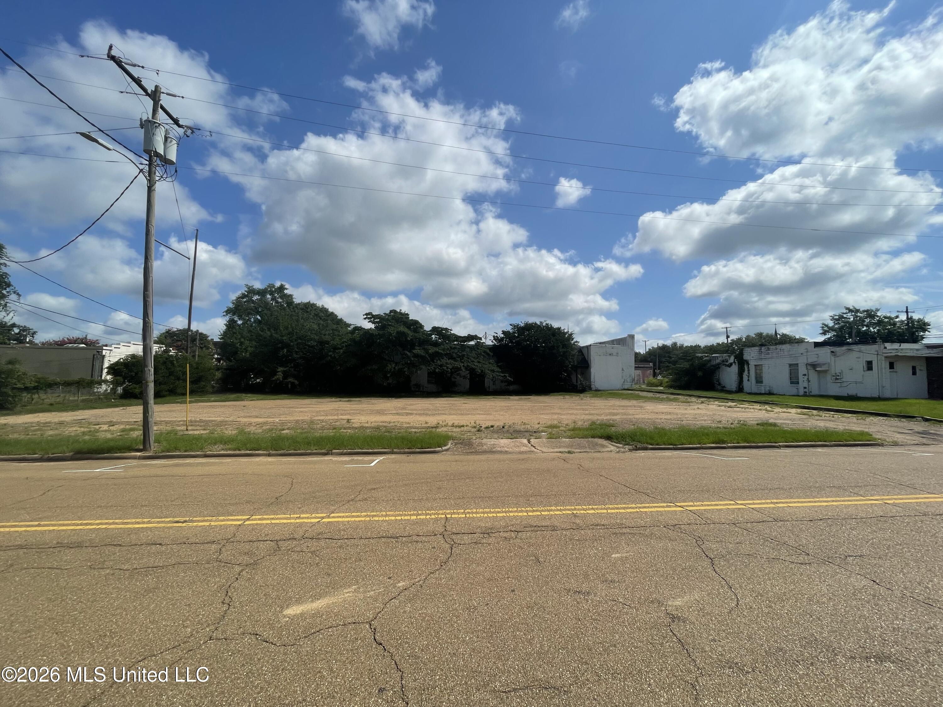 E Chickasaw Street Property Photo 2