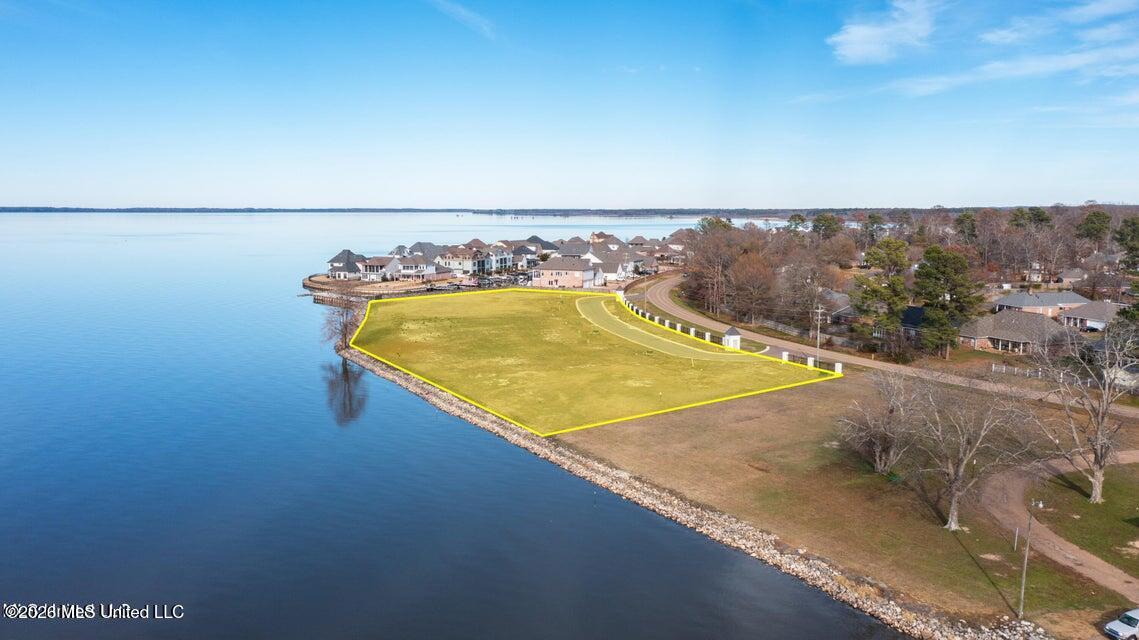 619 Osprey Cove Property Photo 5