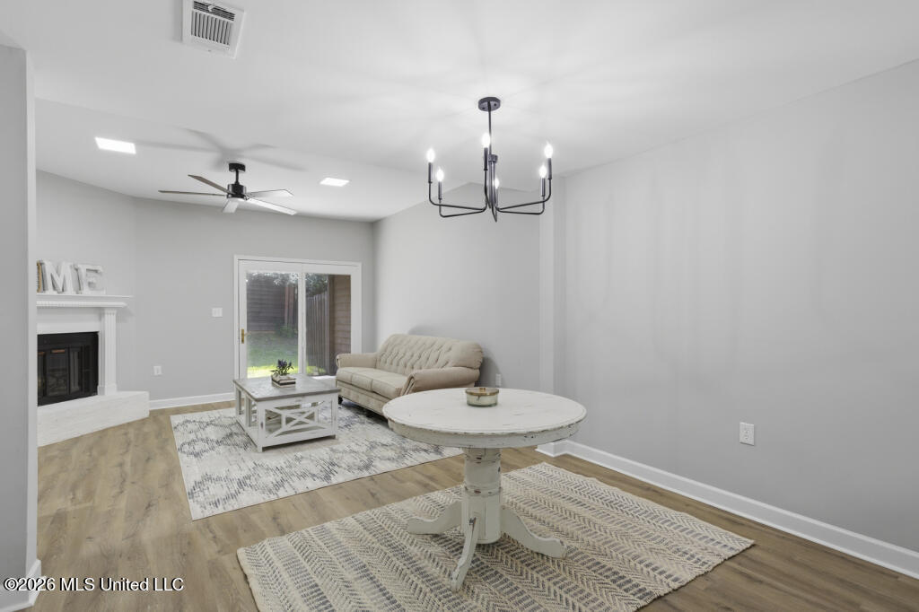 820 Planters Point Drive Property Photo 3