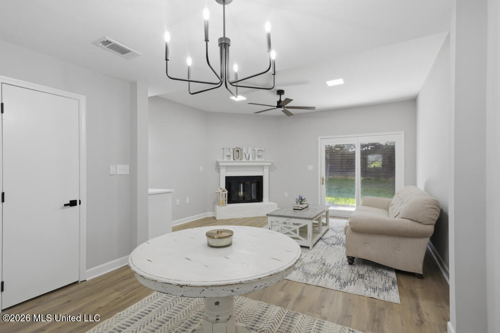 820 Planters Point Drive Property Photo 4