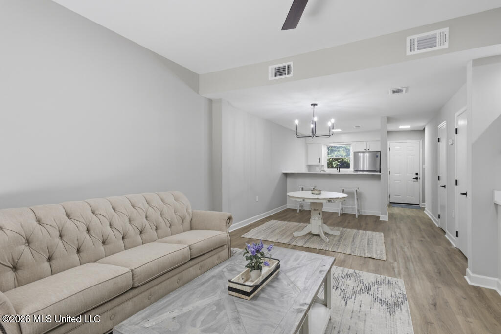 820 Planters Point Drive Property Photo 8