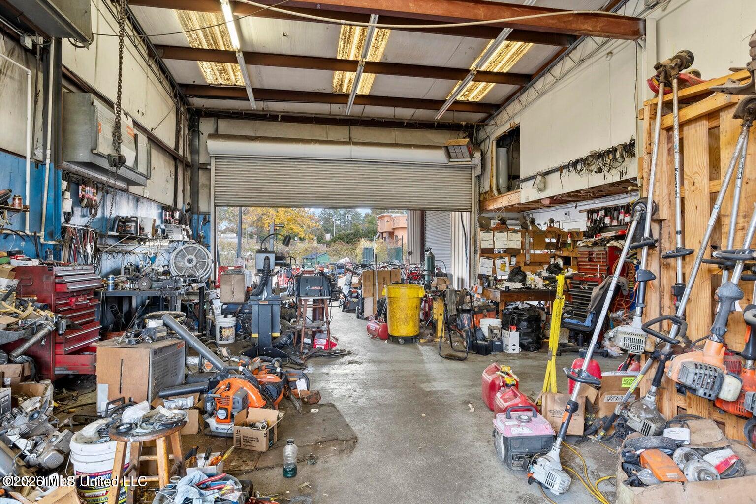 812 Lake Harbour Drive Property Photo 15