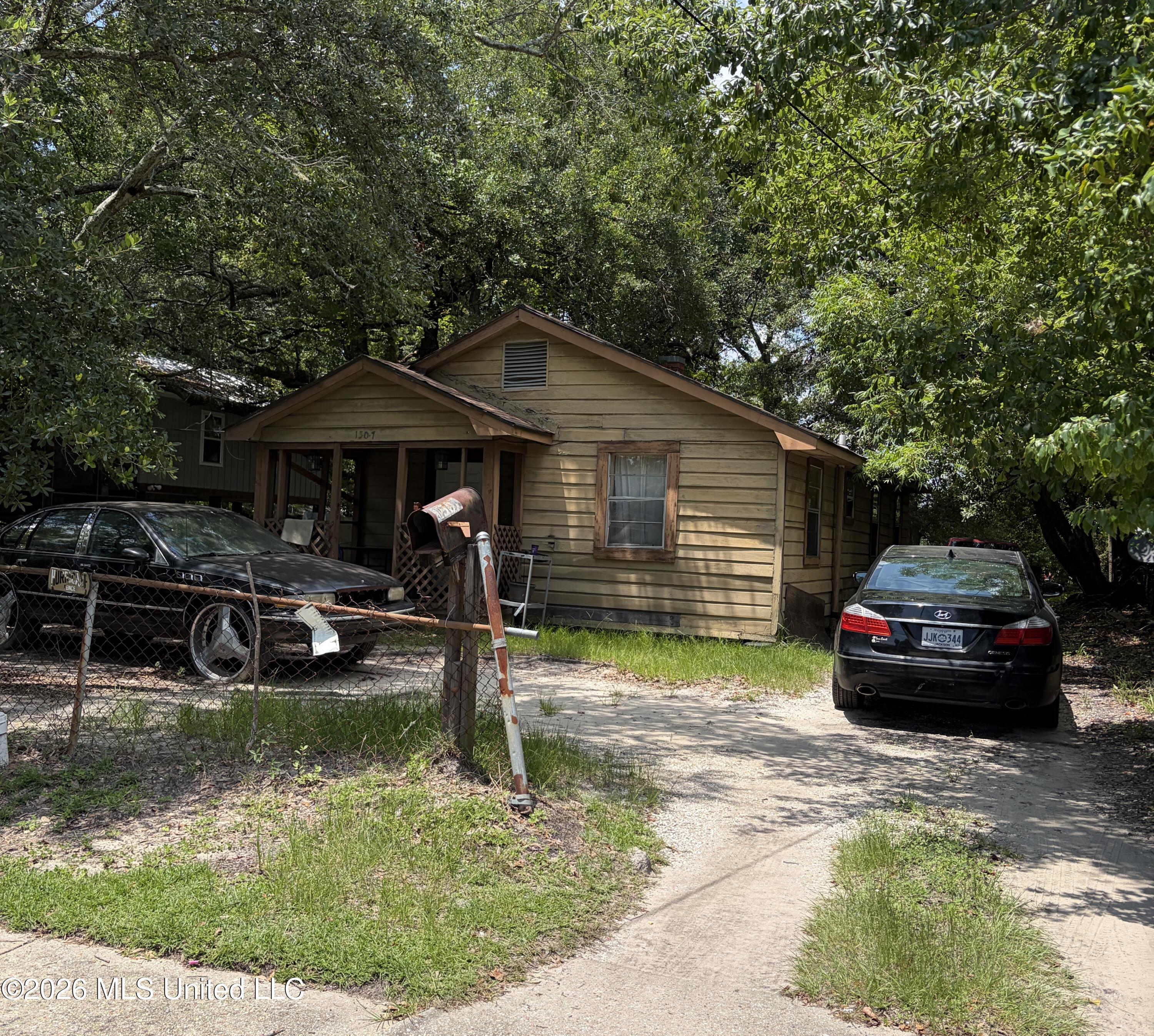 1507 E School Avenue Property Photo 1