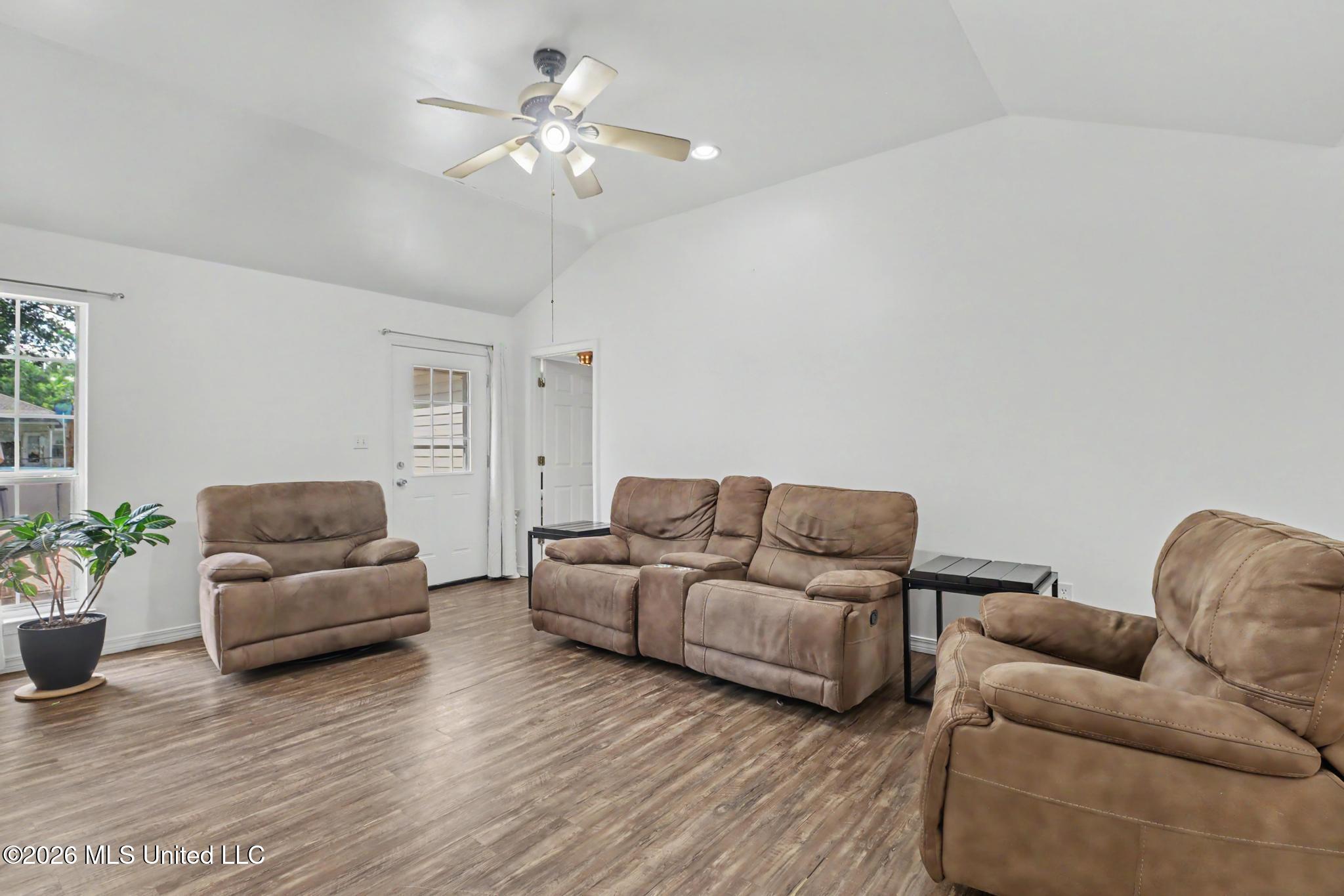 1210 Seventh Street Property Photo 5
