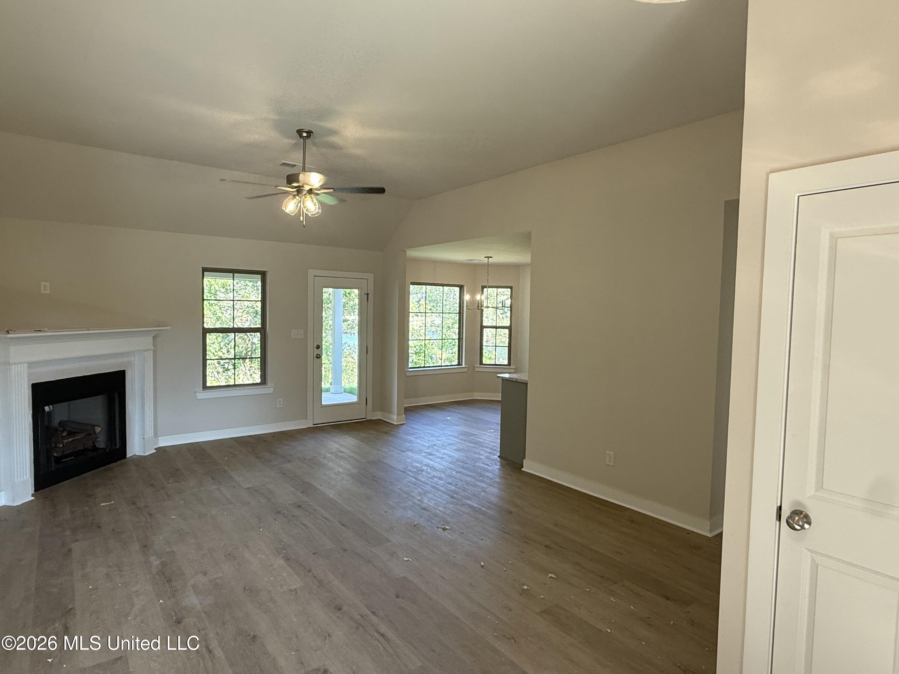 6604 Boxley Pointe Property Photo 2
