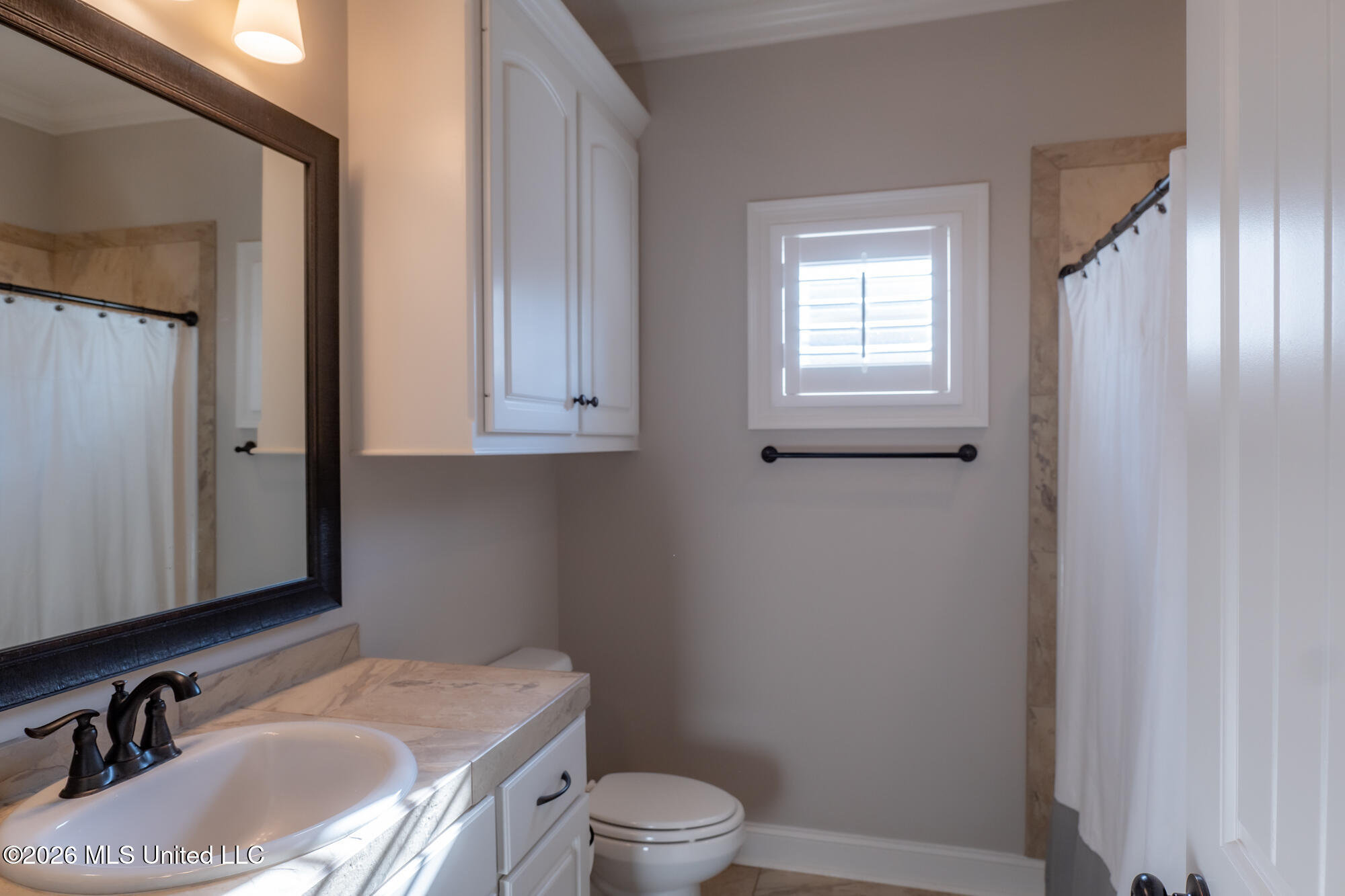 128 Essen Lane Property Photo 3