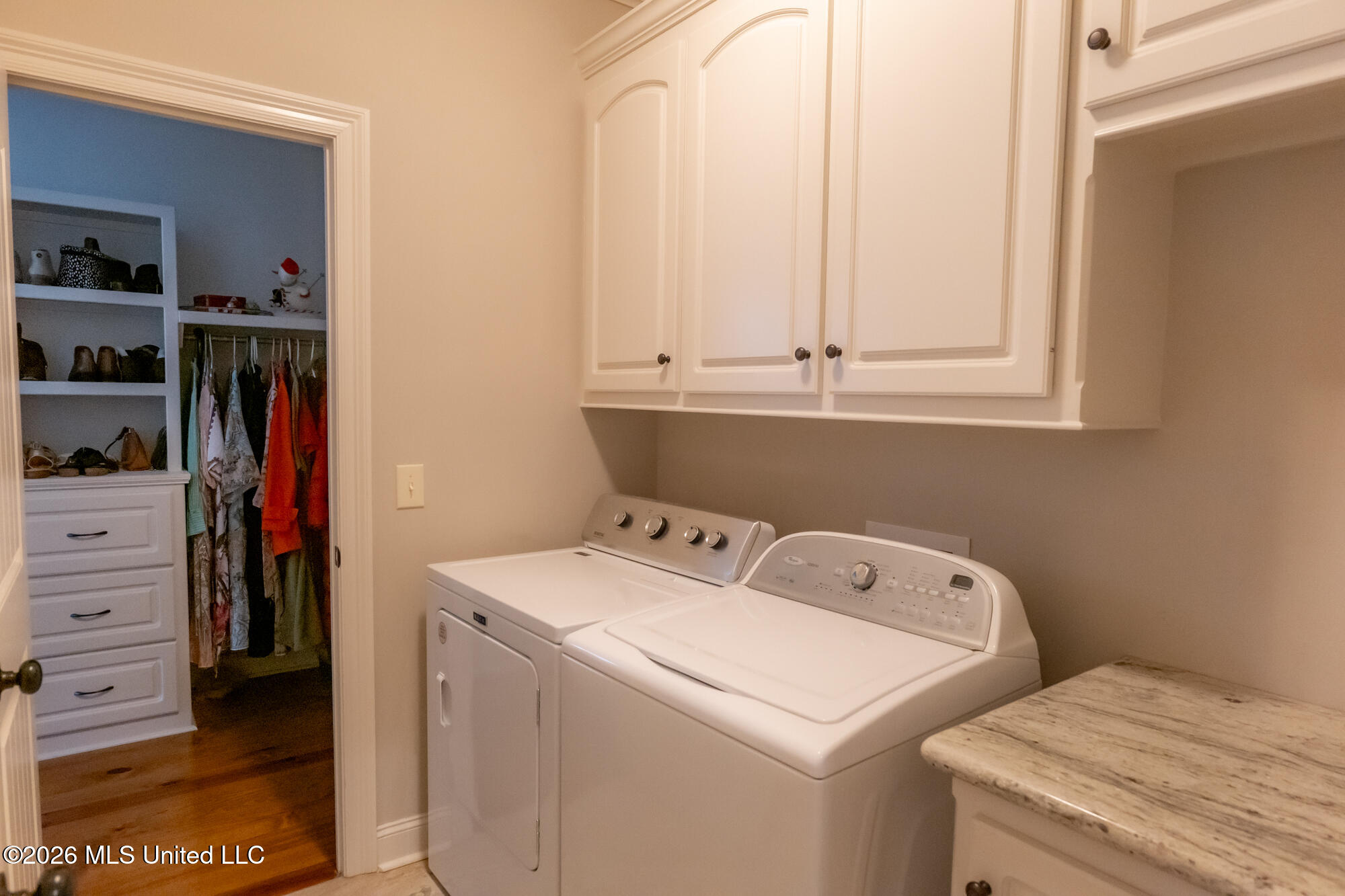 128 Essen Lane Property Photo 11