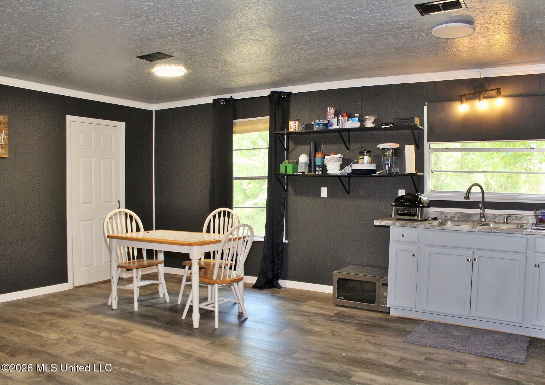 109 Hickory Lane Property Photo 8