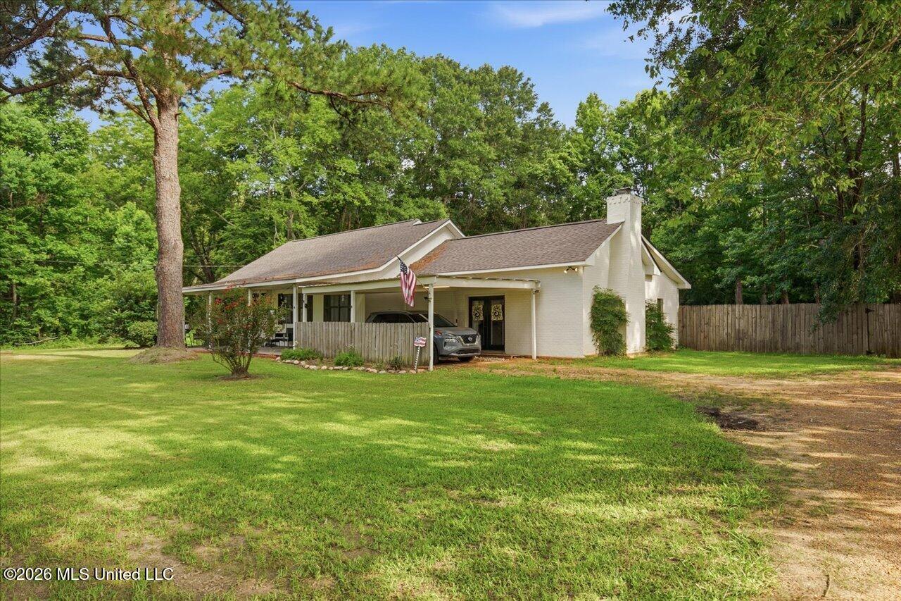 2596 Tank Road Property Photo 2