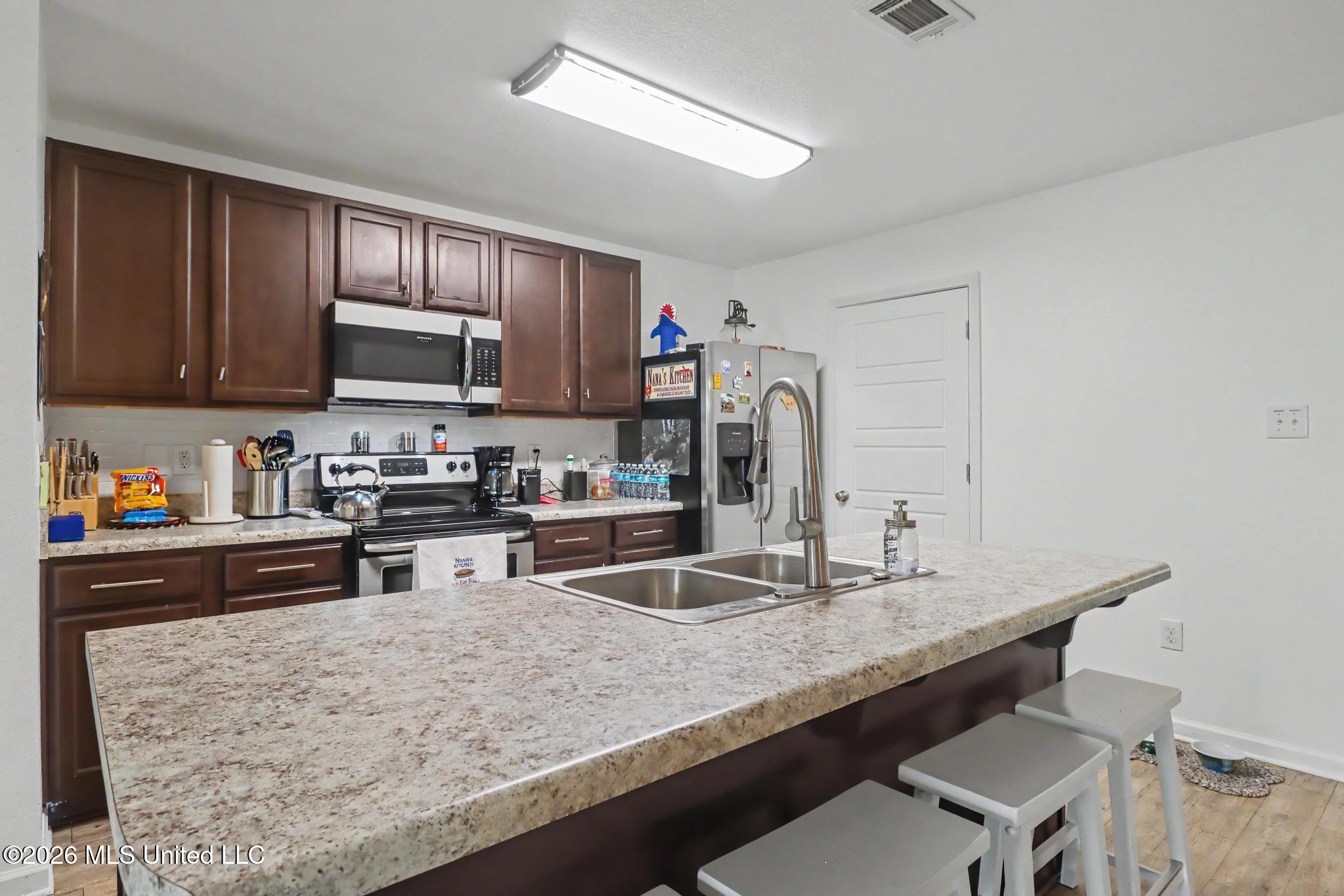 502 E Marigold Drive Property Photo 6