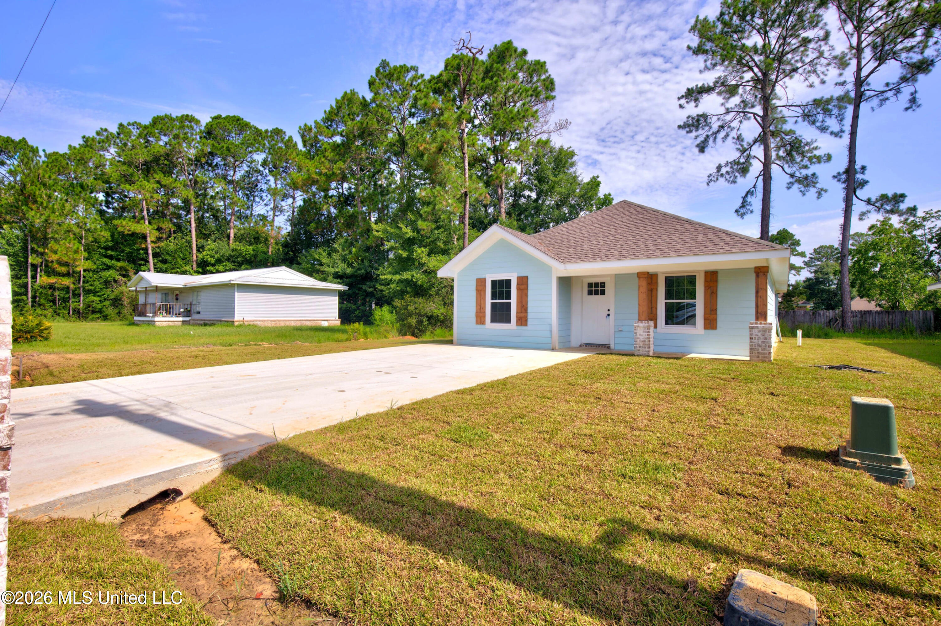 1532 Wynedote Drive Property Photo 2