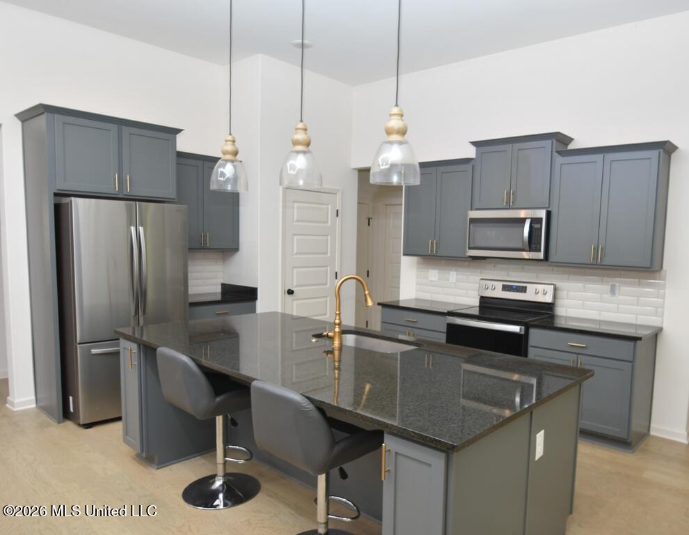 7318 Ellinwood Pass Property Photo 4