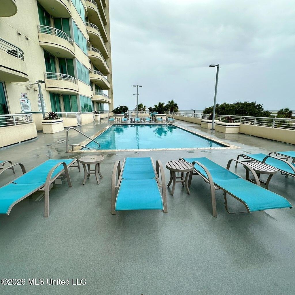 2060 Beach Boulevard Property Photo 3
