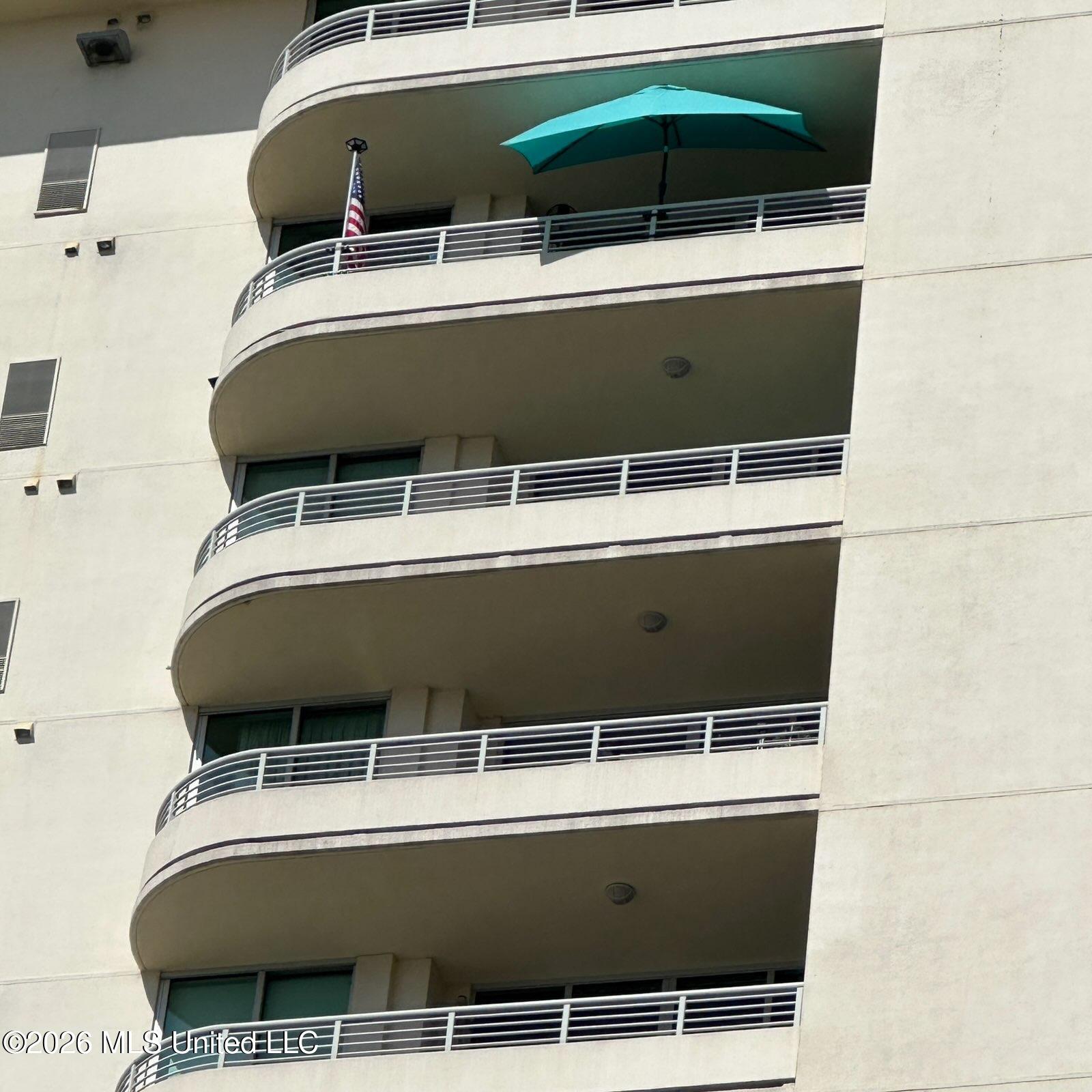 2060 Beach Boulevard Property Photo 4