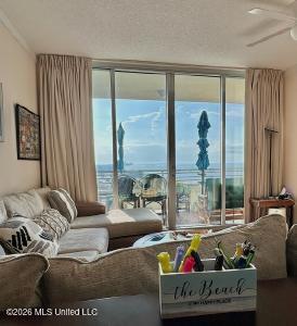 2060 Beach Boulevard Property Photo 11