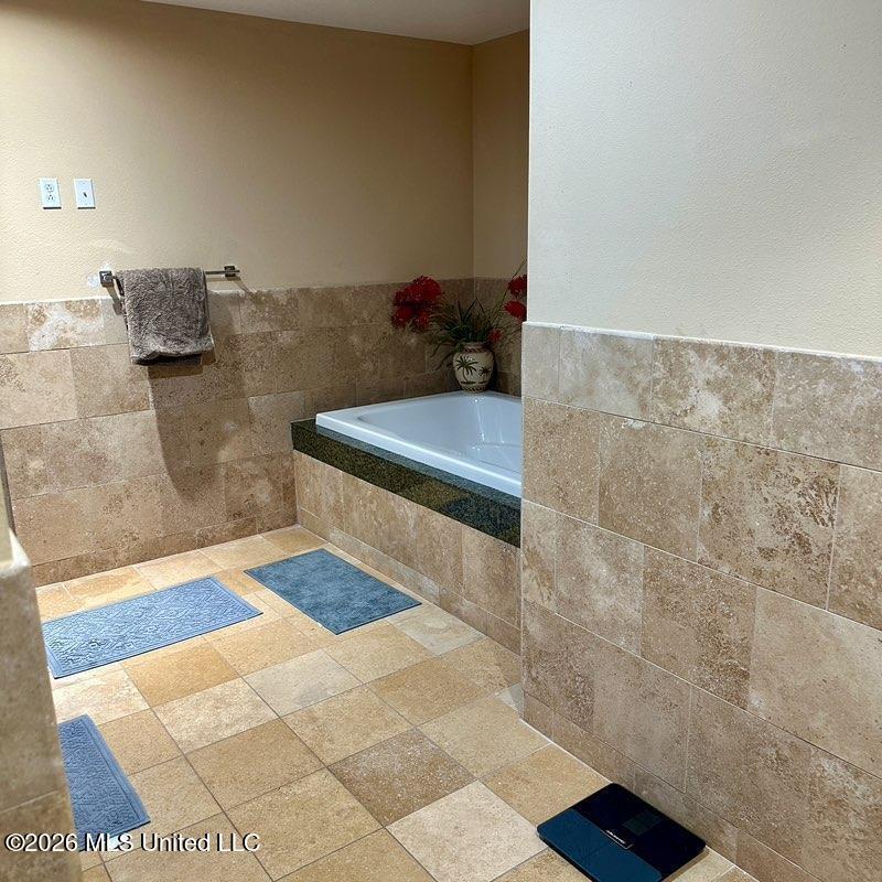 2060 Beach Boulevard Property Photo 33