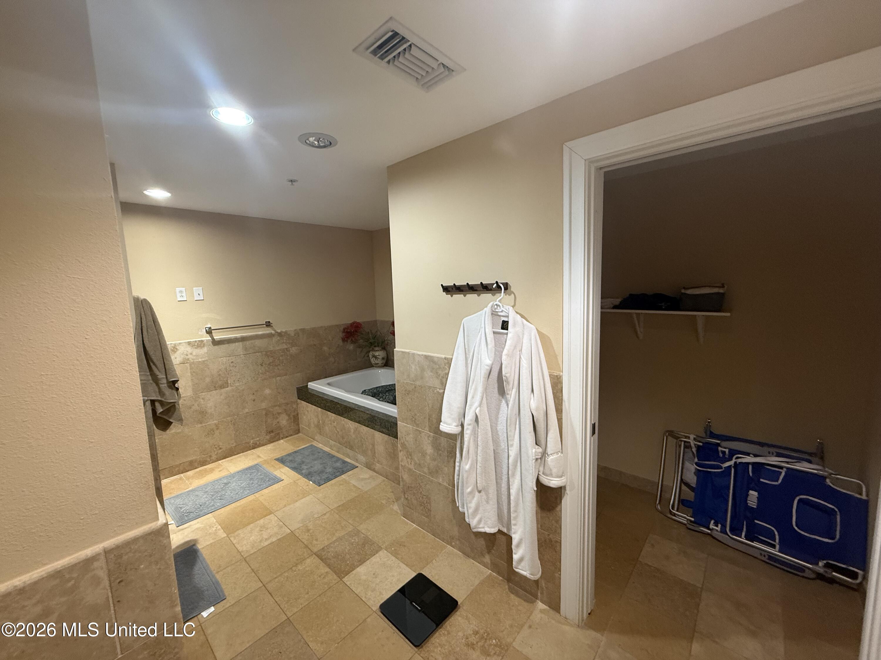2060 Beach Boulevard Property Photo 41