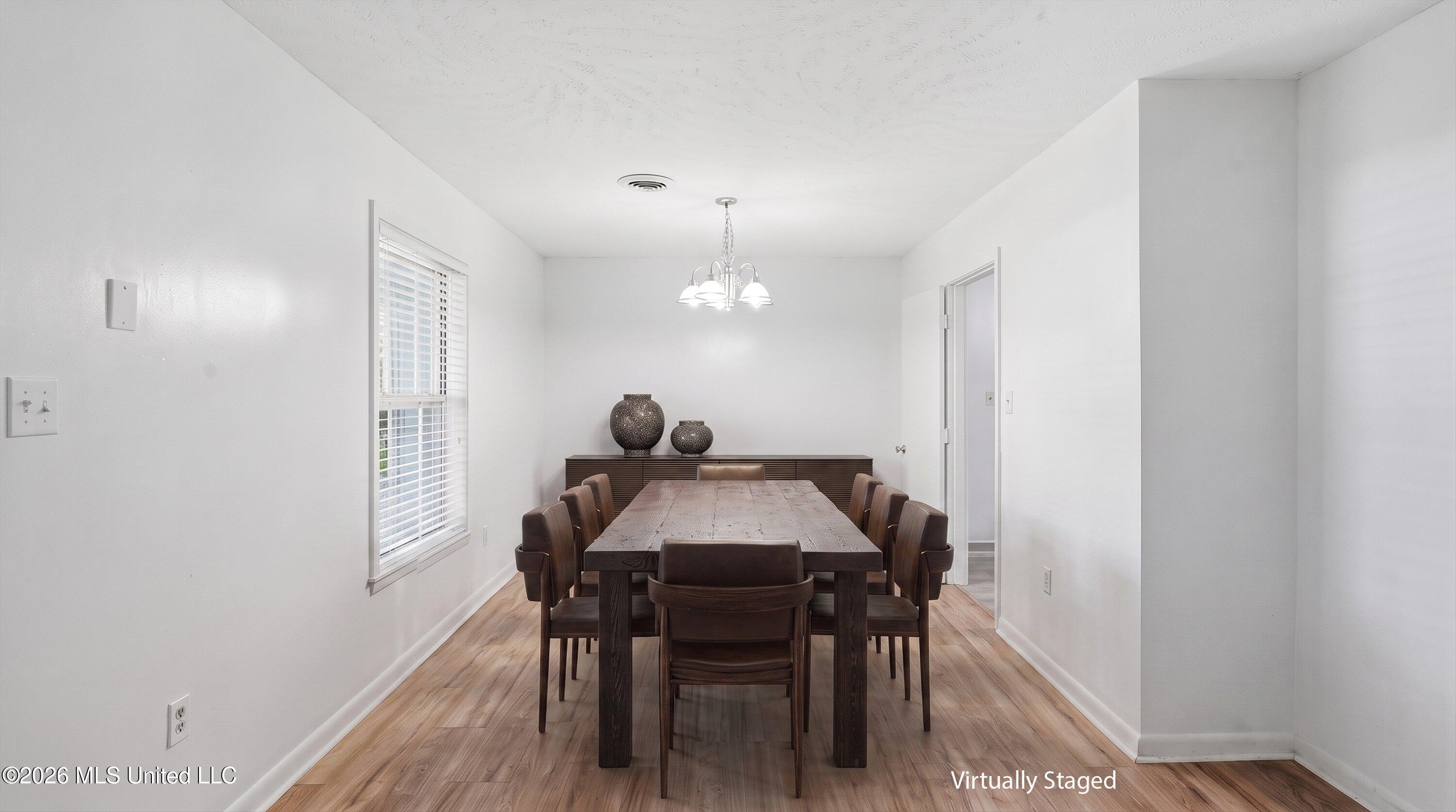 1011 Tanglewood Drive Property Photo 7