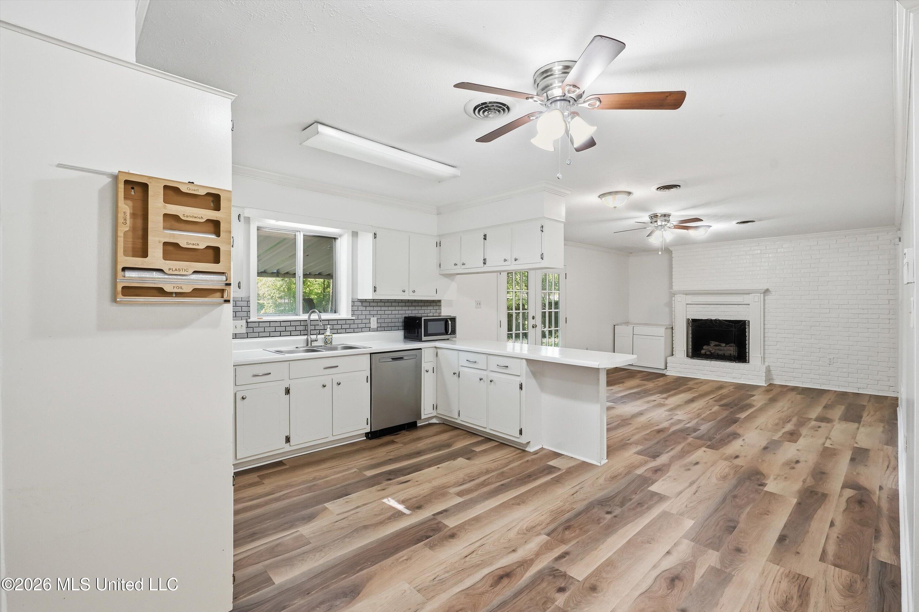 1011 Tanglewood Drive Property Photo 11