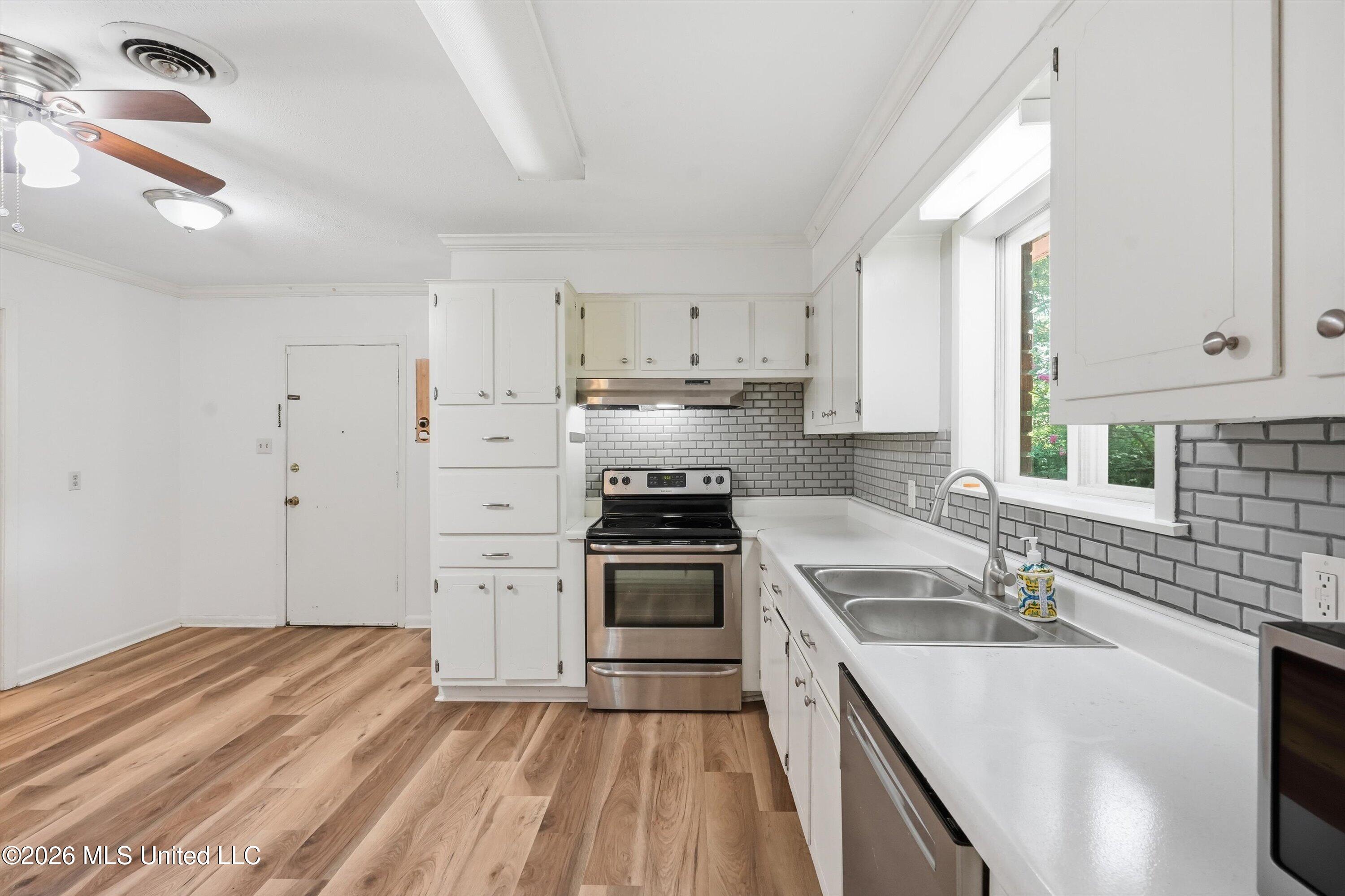 1011 Tanglewood Drive Property Photo 13