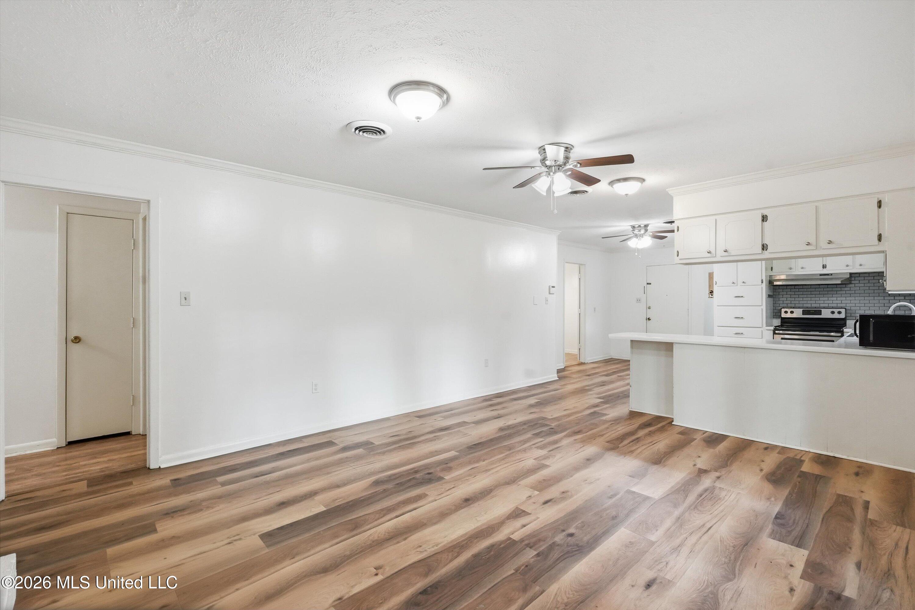 1011 Tanglewood Drive Property Photo 15