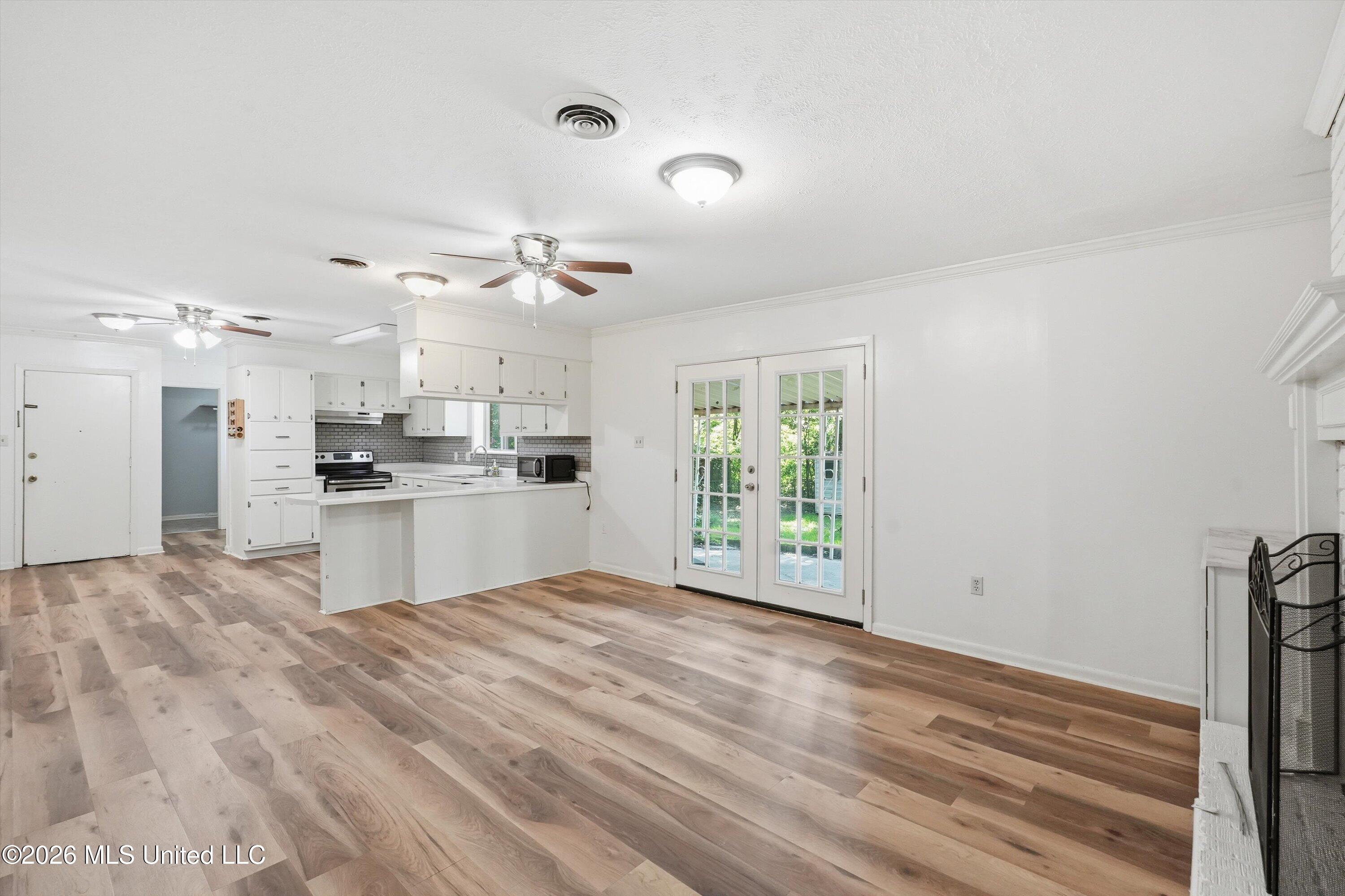 1011 Tanglewood Drive Property Photo 16