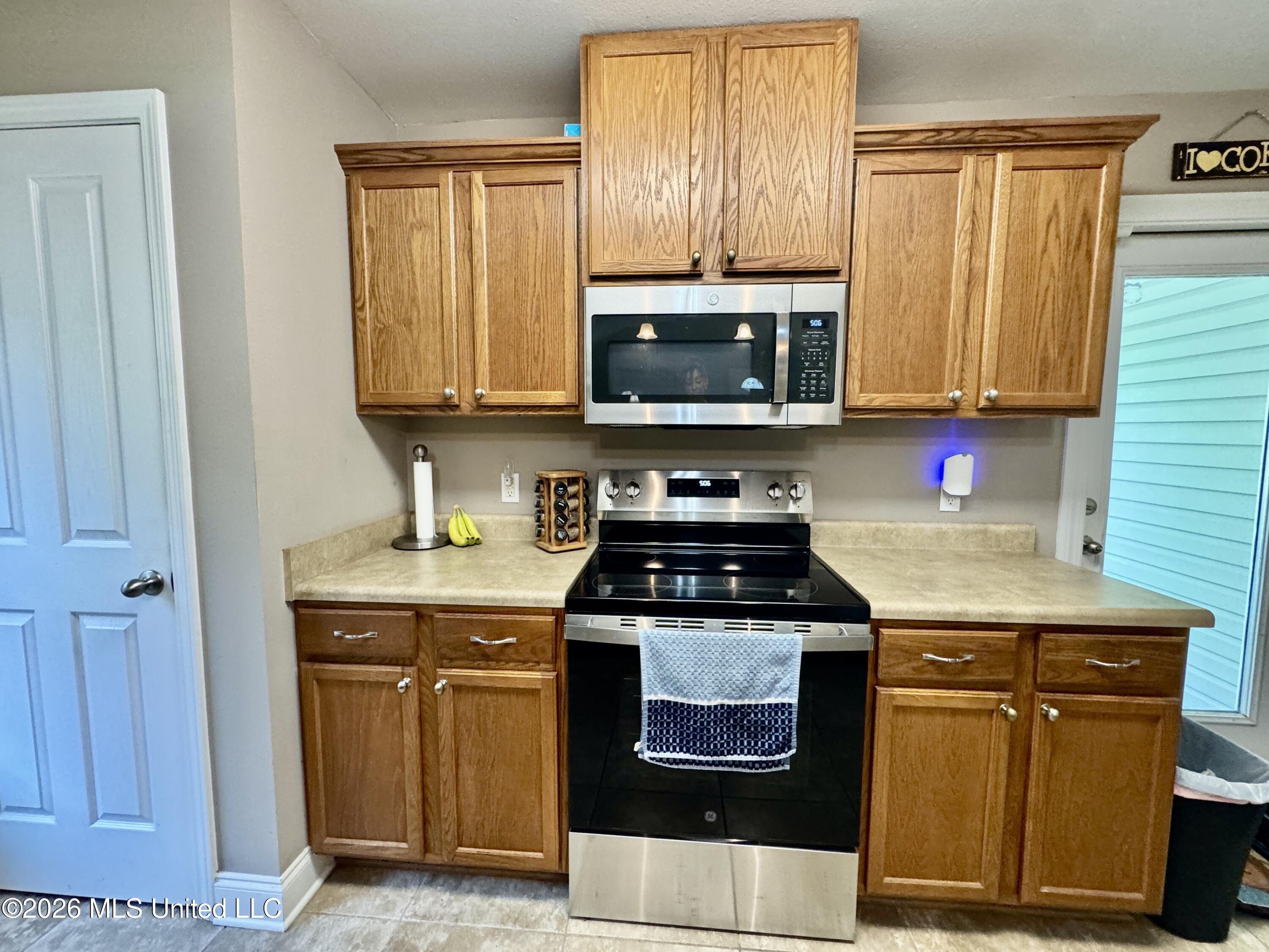 628 6th Street Property Photo 9