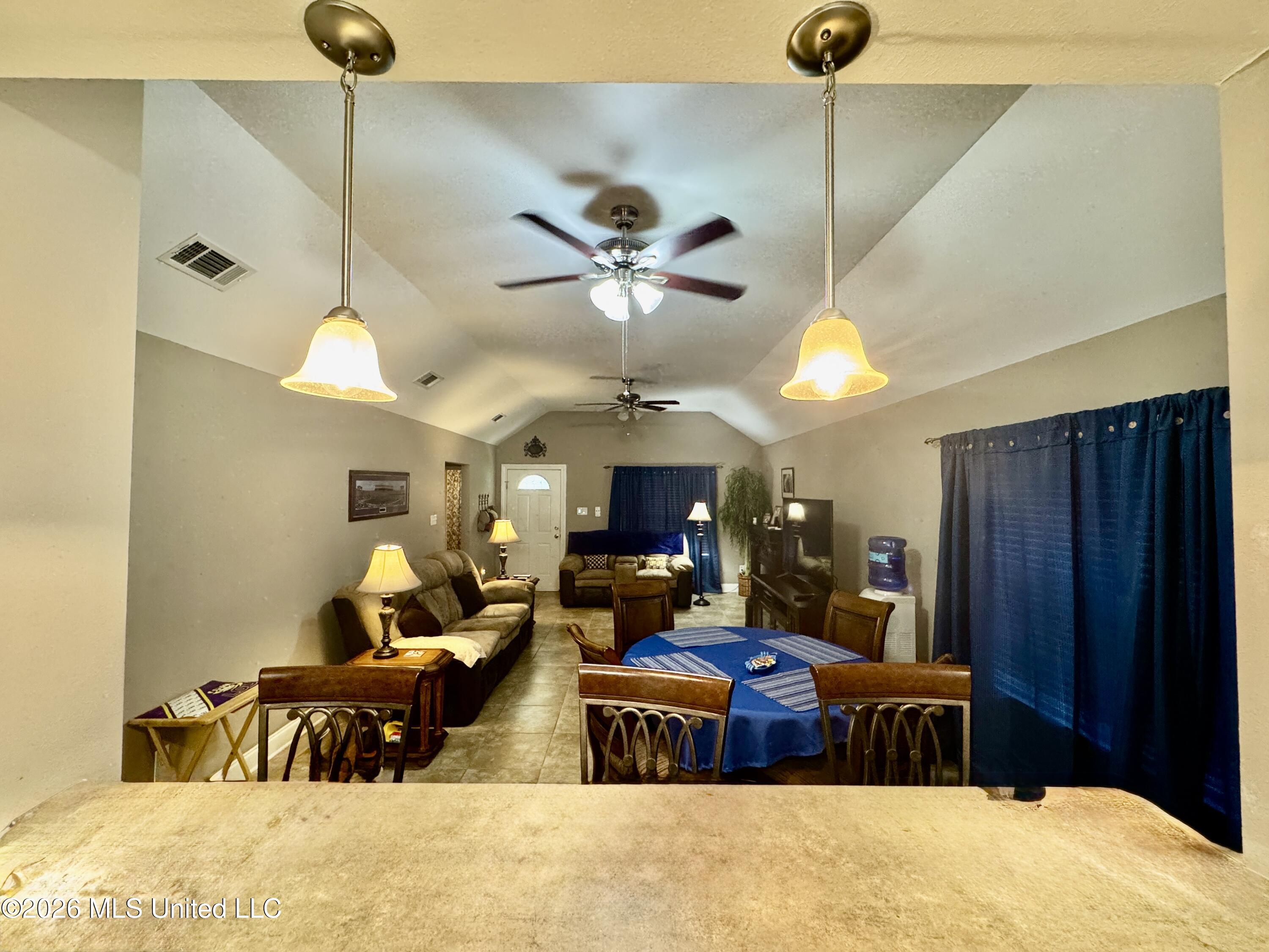628 6th Street Property Photo 10