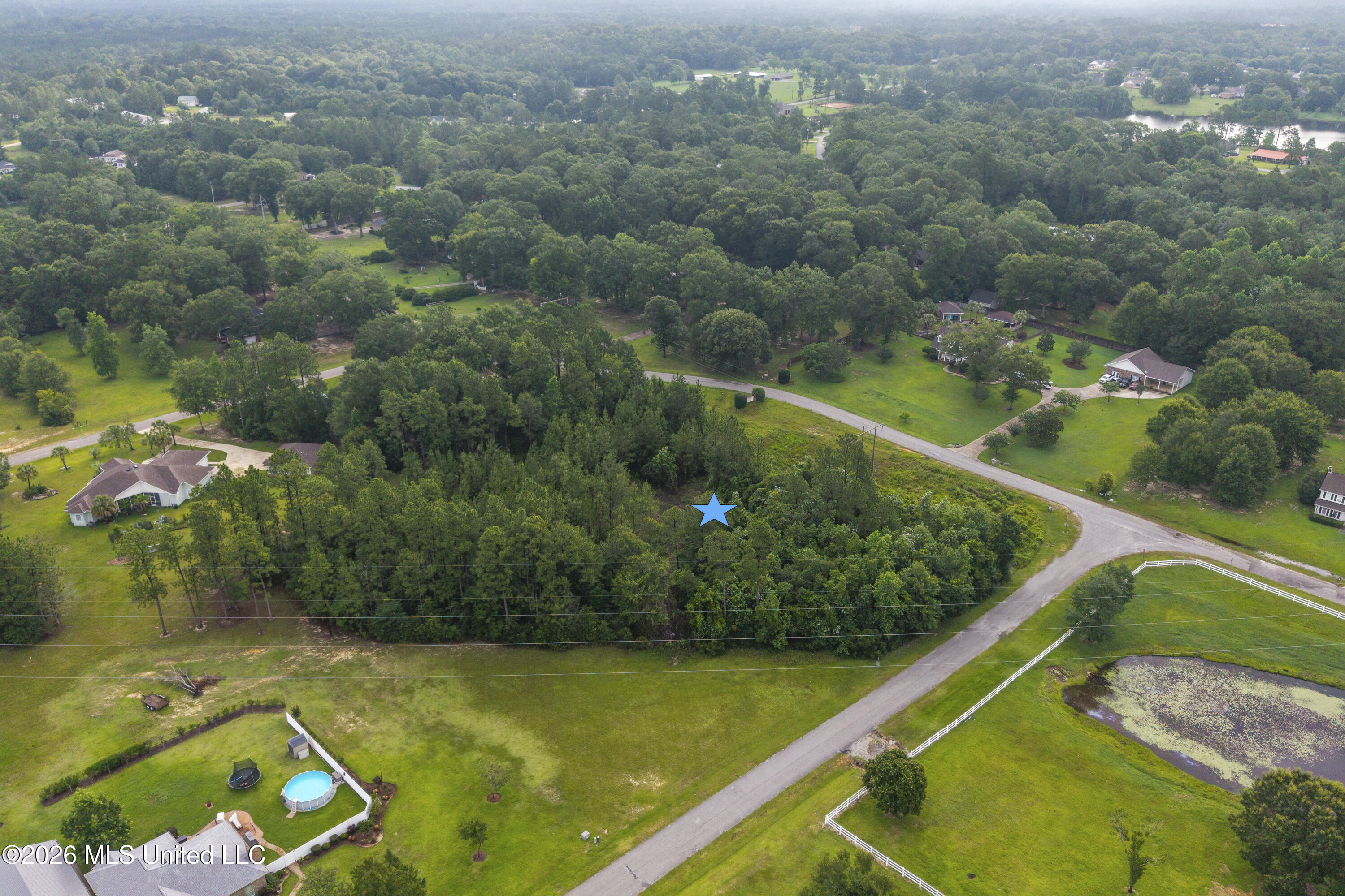 Spring Briar Trail Property Photo 5
