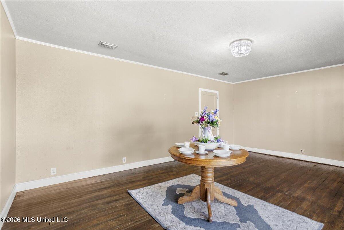 140 Myrtle Street Property Photo 6