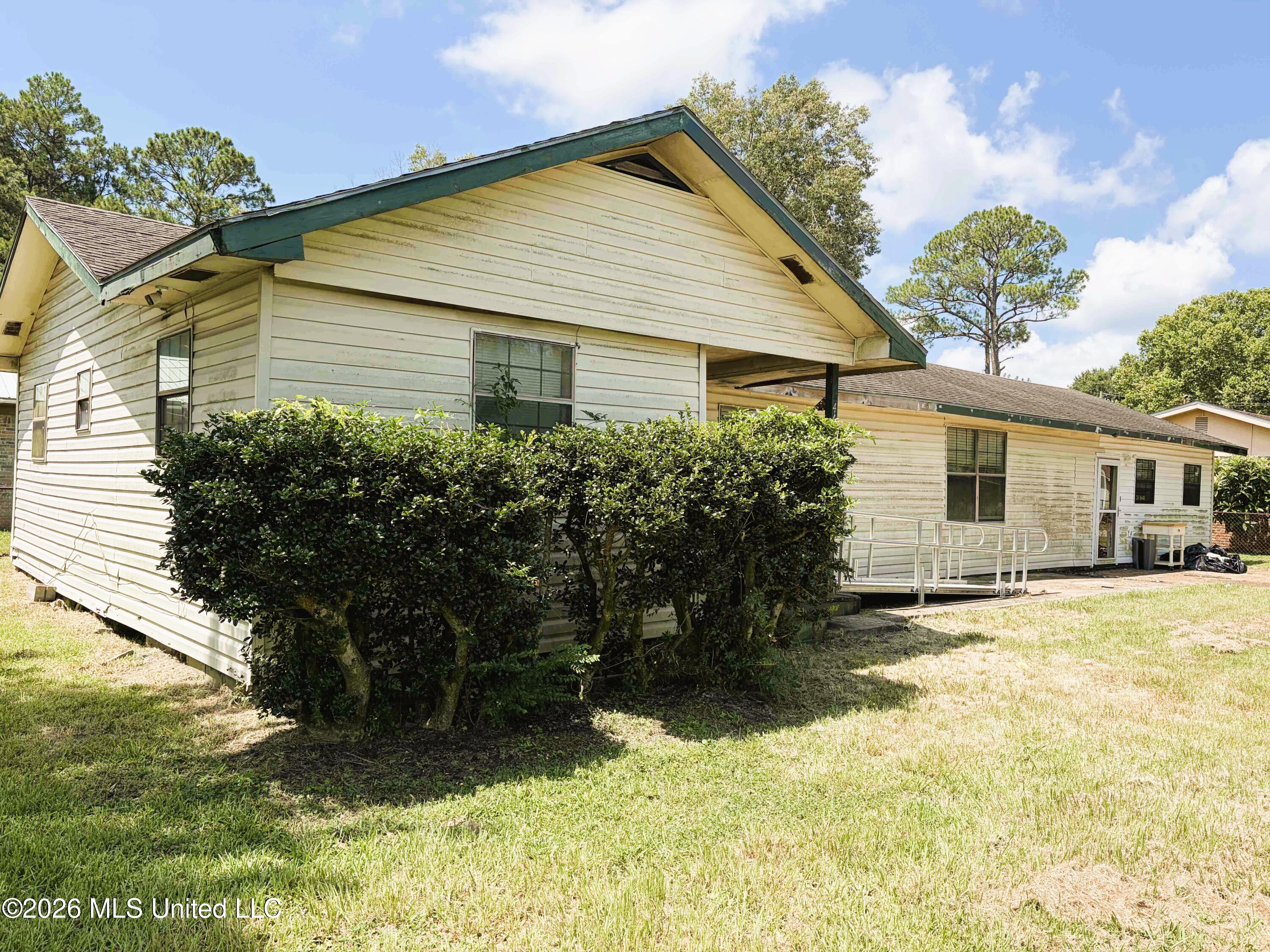 4606 General Ike Street Property Photo 2