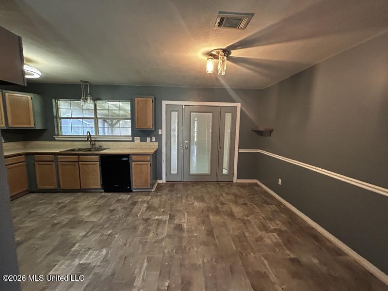 9201 Marina Avenue Property Photo 6
