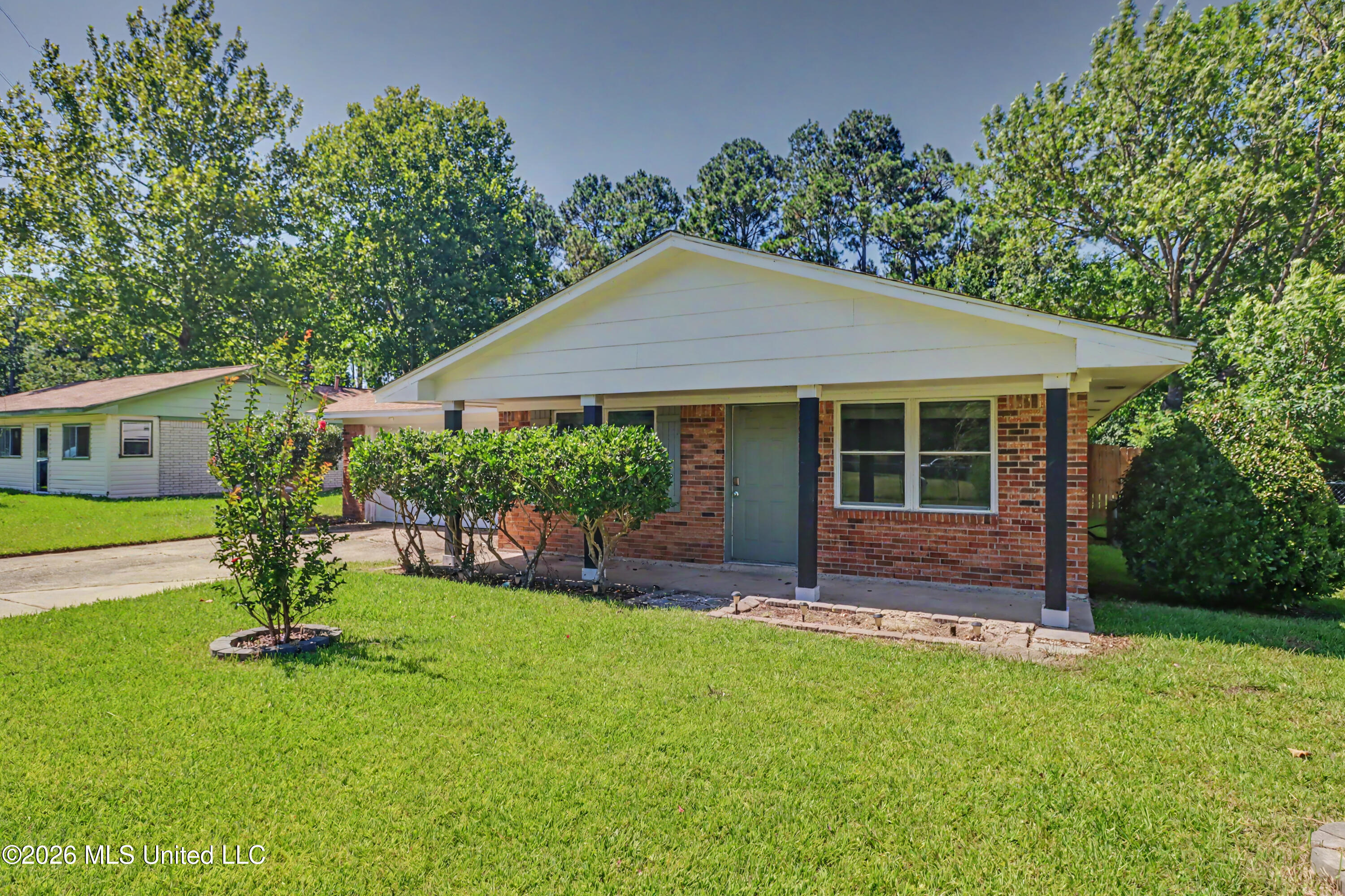 15420 Anderson Drive Property Photo 2
