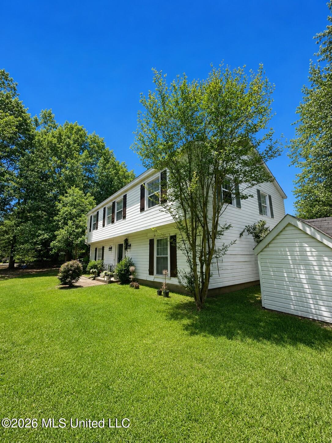 5202 Runnymede Road Property Photo 2