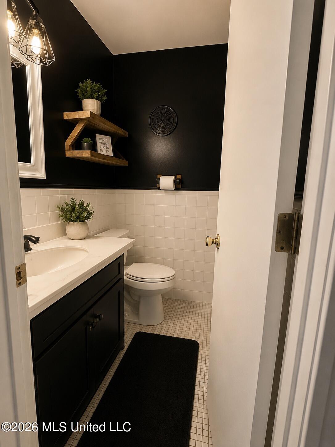 5202 Runnymede Road Property Photo 8