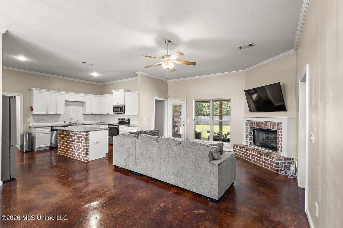 119 Allie Lane Property Photo 4