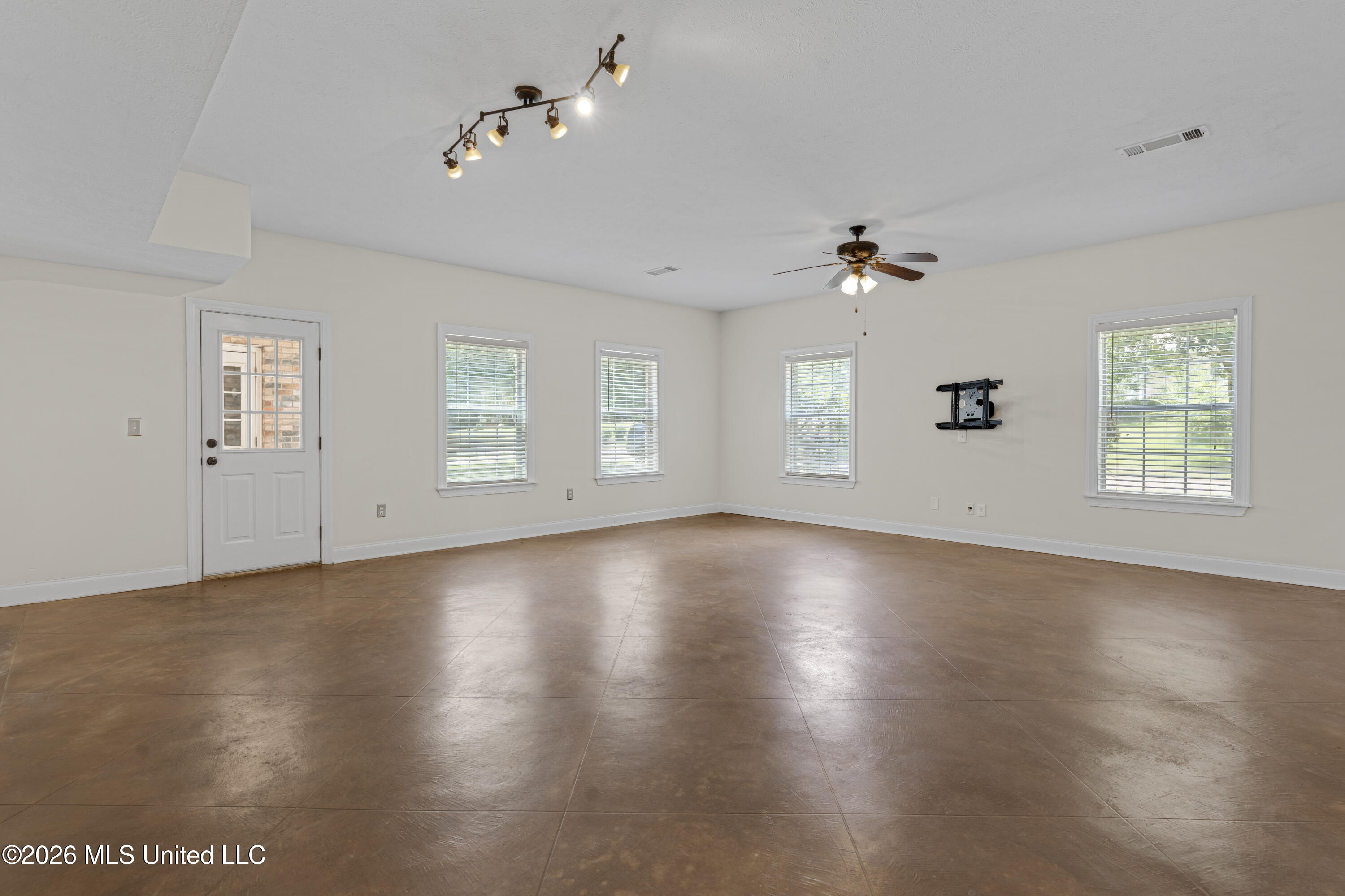 109 Willow Brook Road Property Photo 7