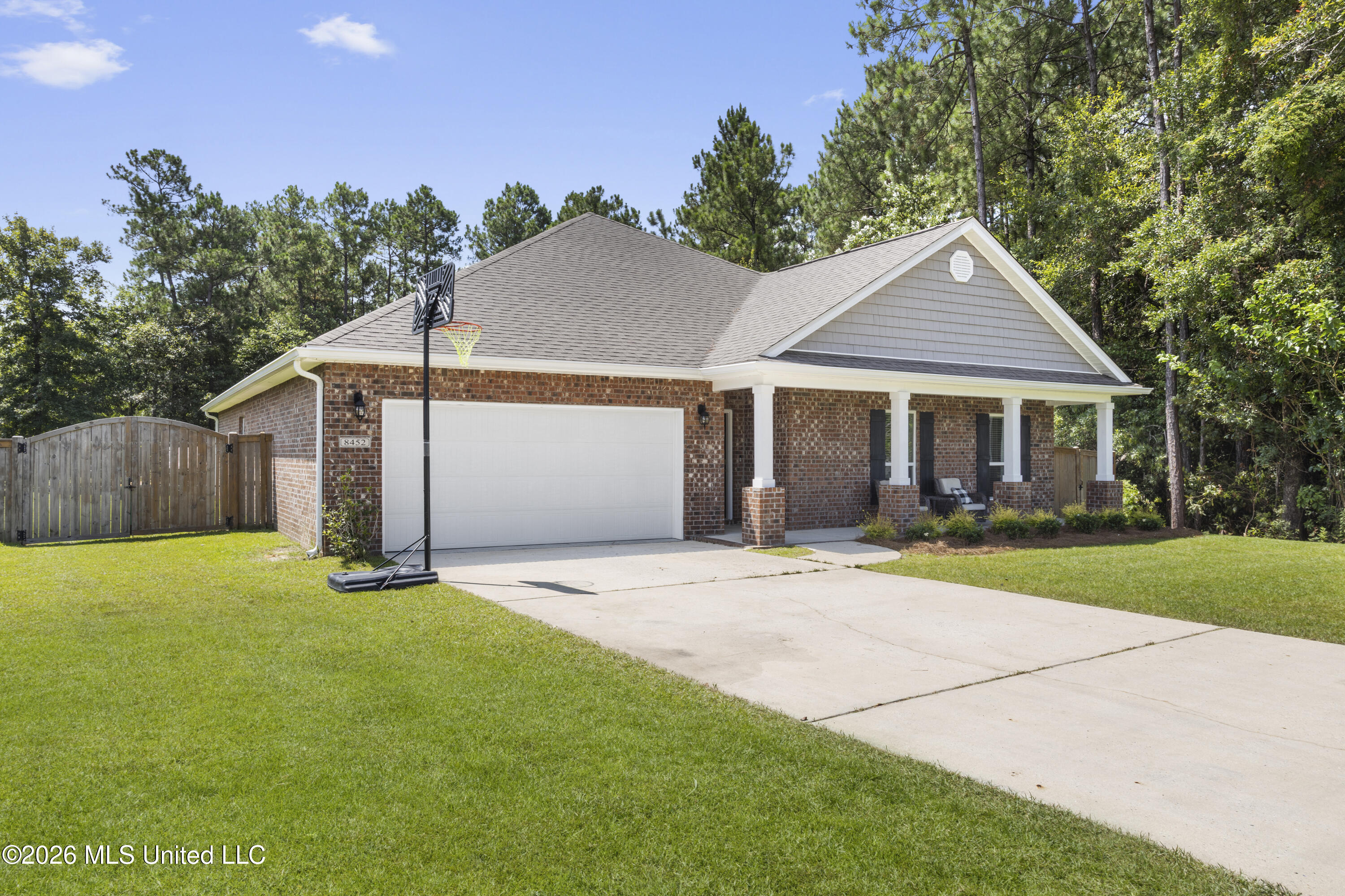 8452 Rock Glen Road Property Photo 3